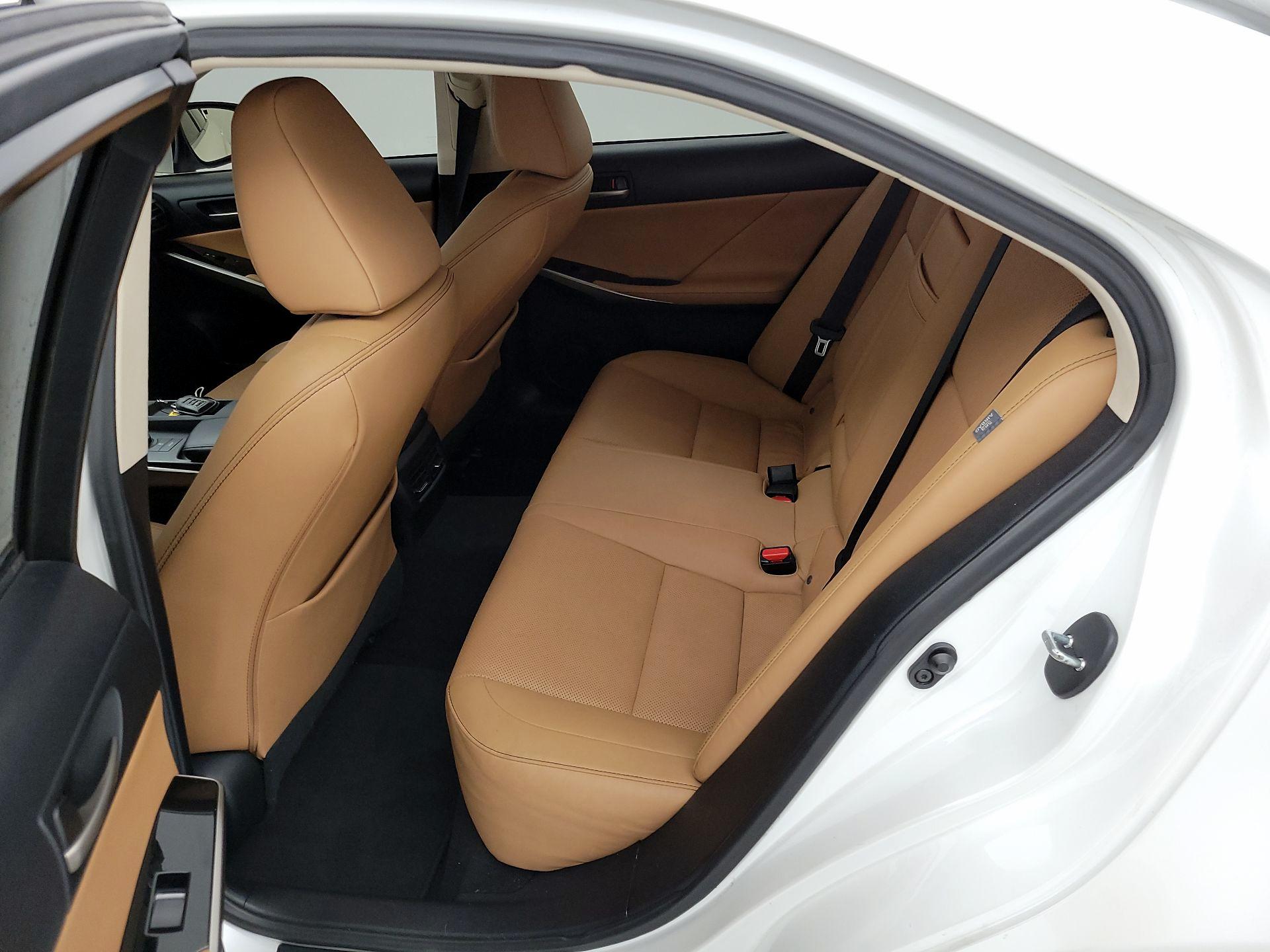 Thumbnail: 2019 Lexus IS - 19