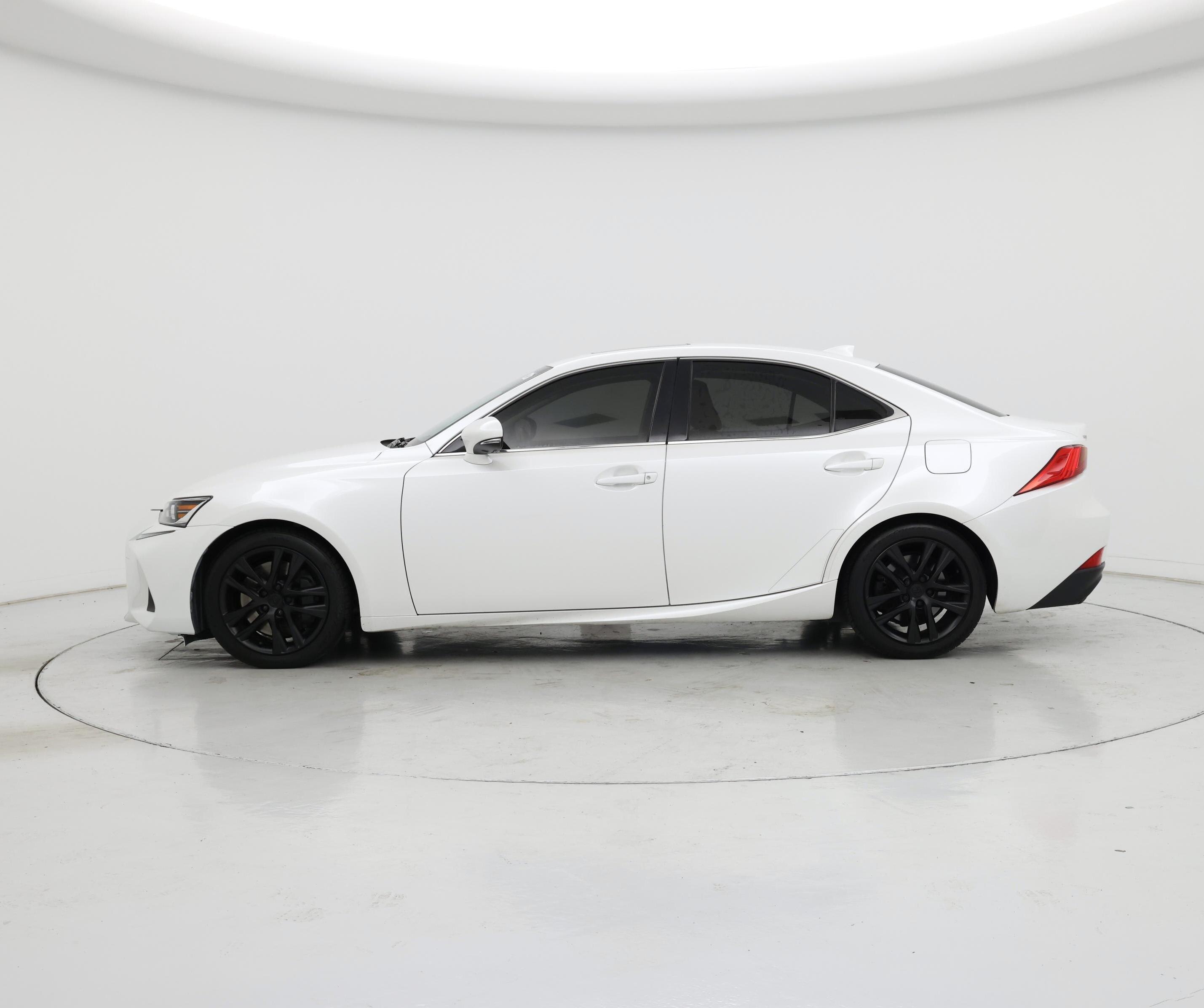 Thumbnail: 2019 Lexus IS - 3