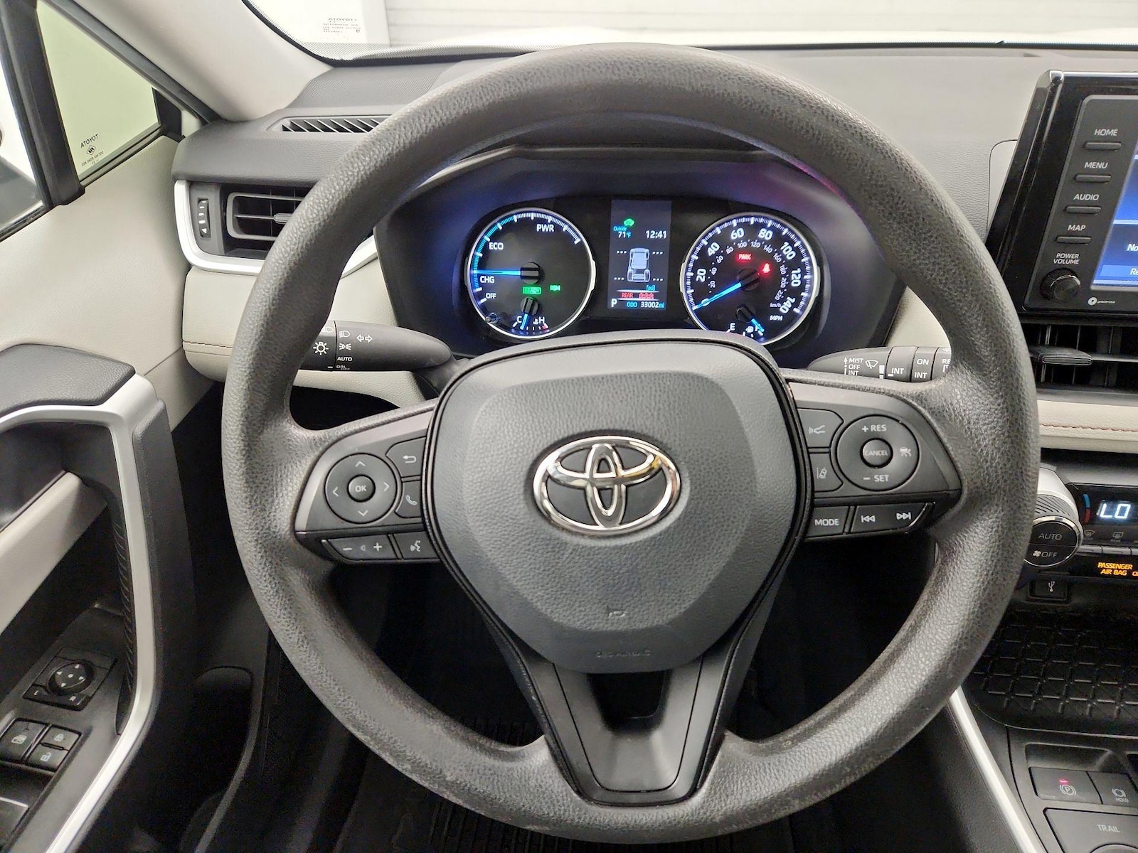 2022 Toyota RAV4 XLE - Photo 11