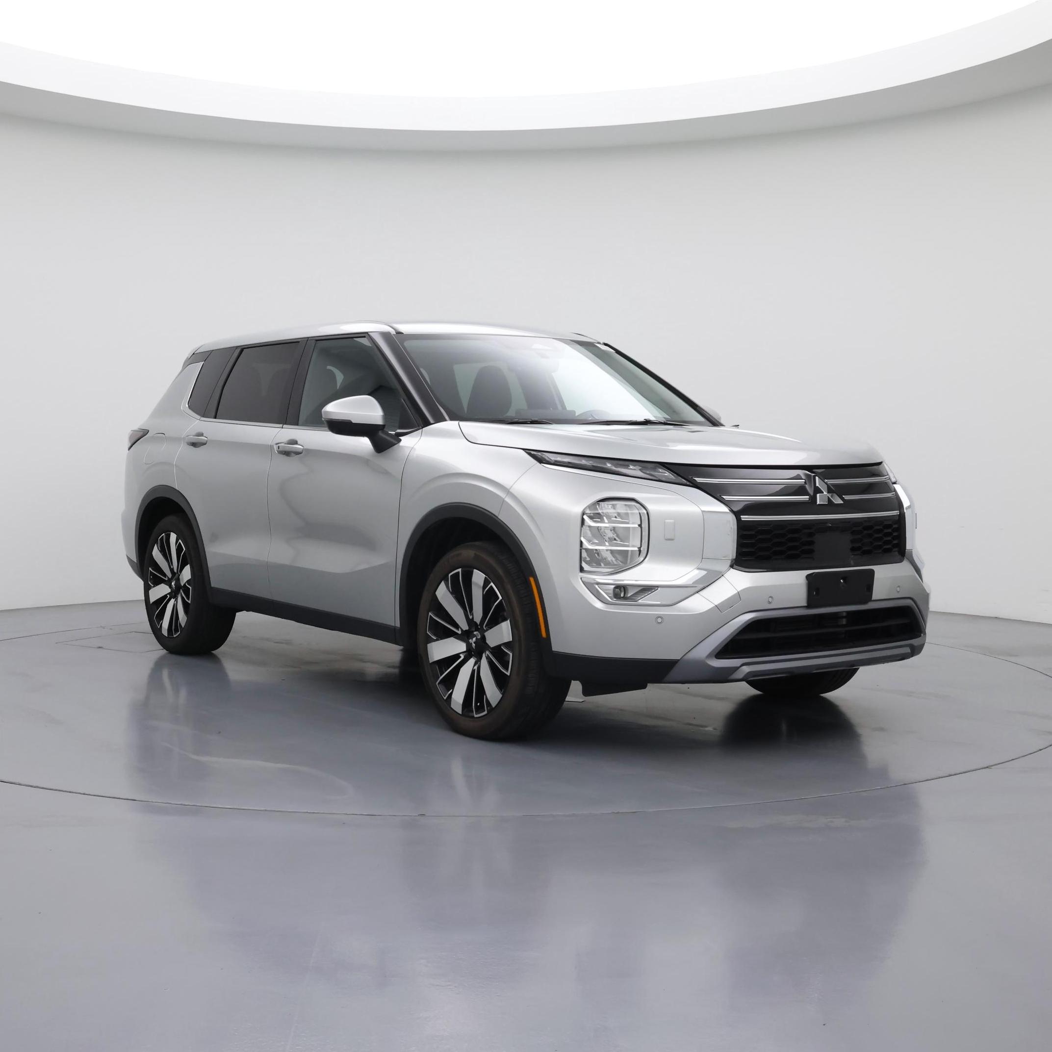 Silver 2025 Mitsubishi Outlander SUV / Crossover Front-Wheel Drive Automatic
