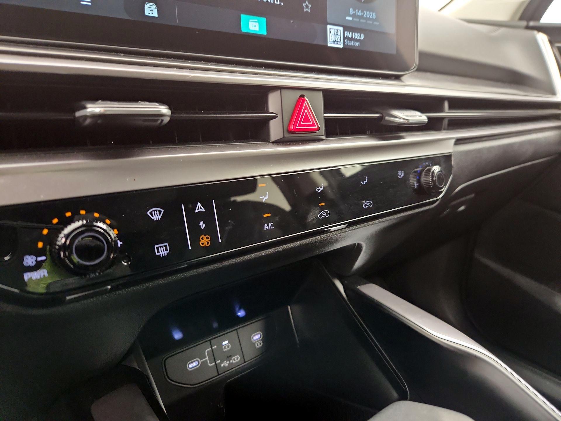 Thumbnail: 2025 Kia Sorento - 16