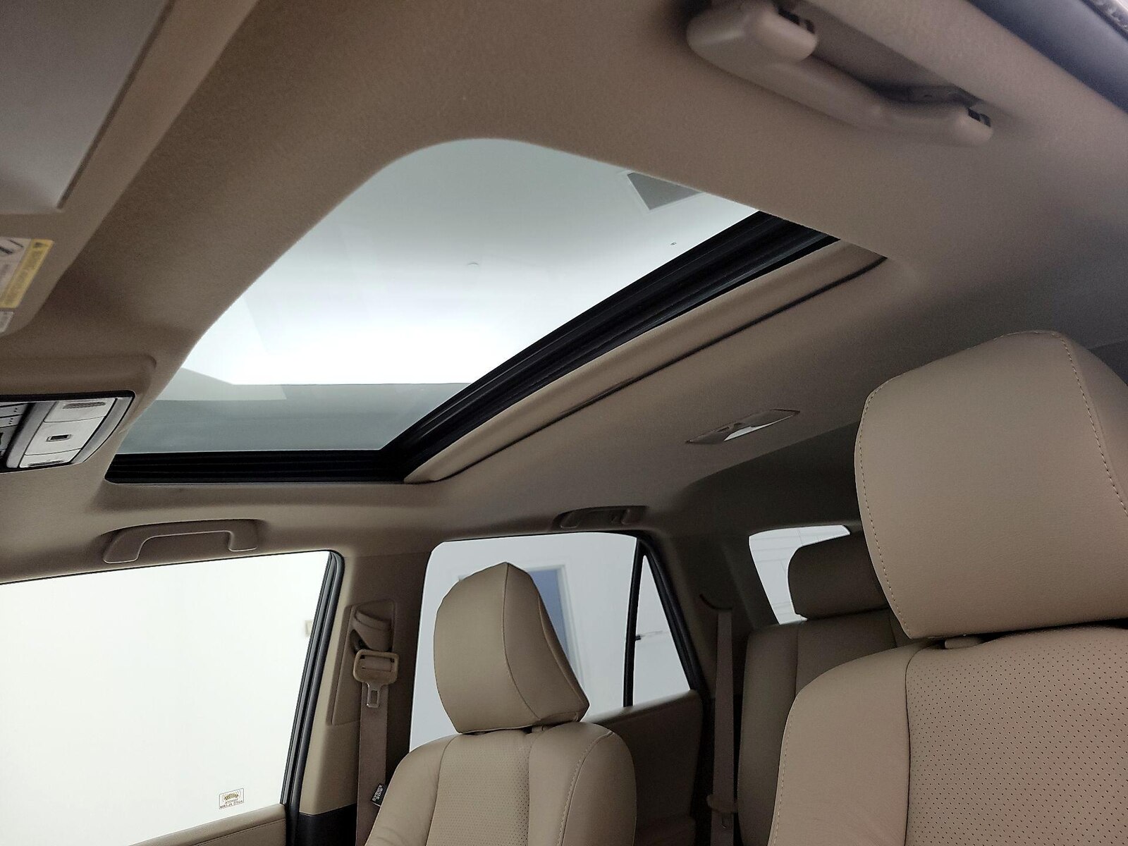 Sunroof(s) & Overhead Airbags