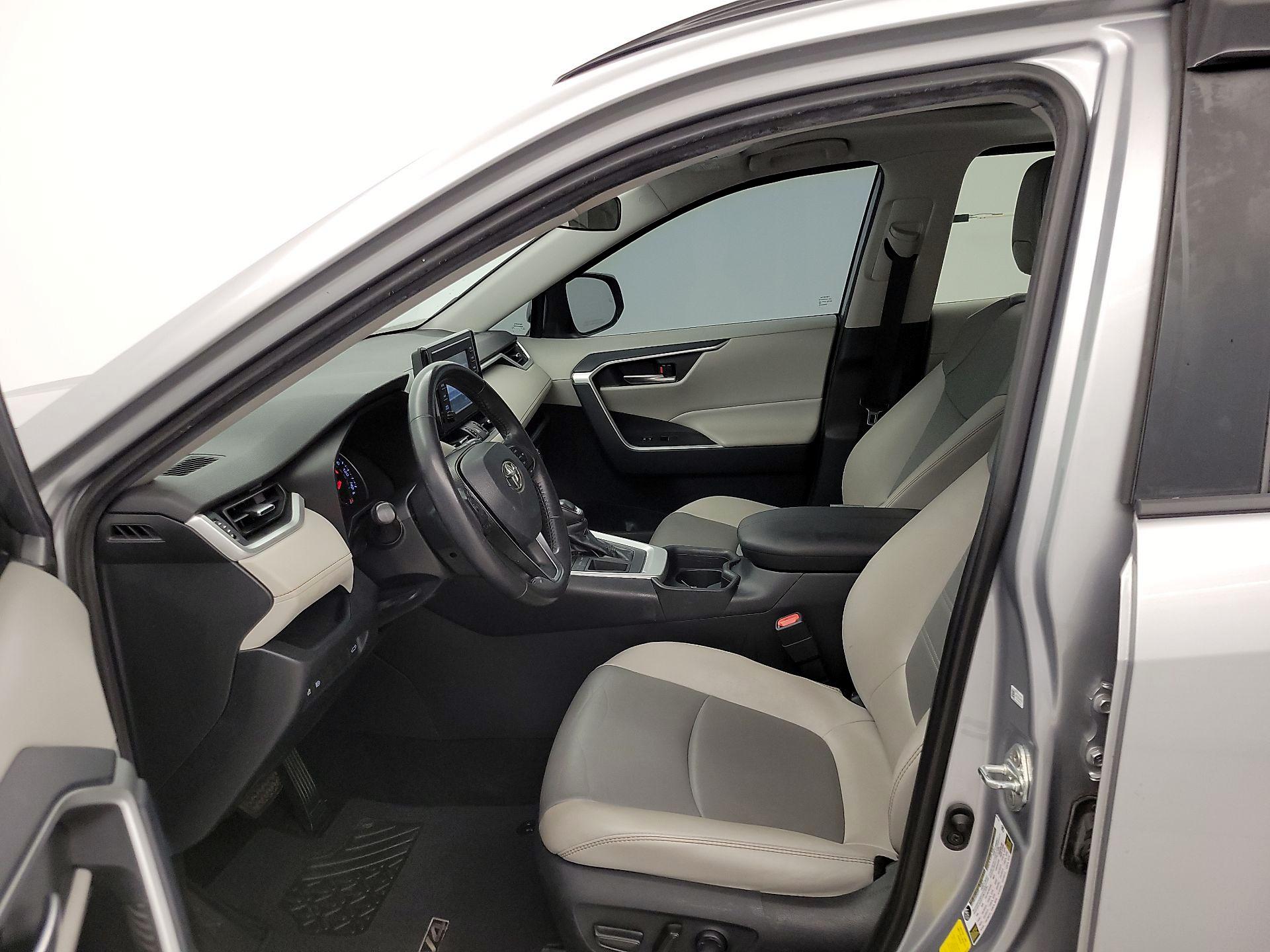 Thumbnail: 2019 Toyota RAV4 - 11