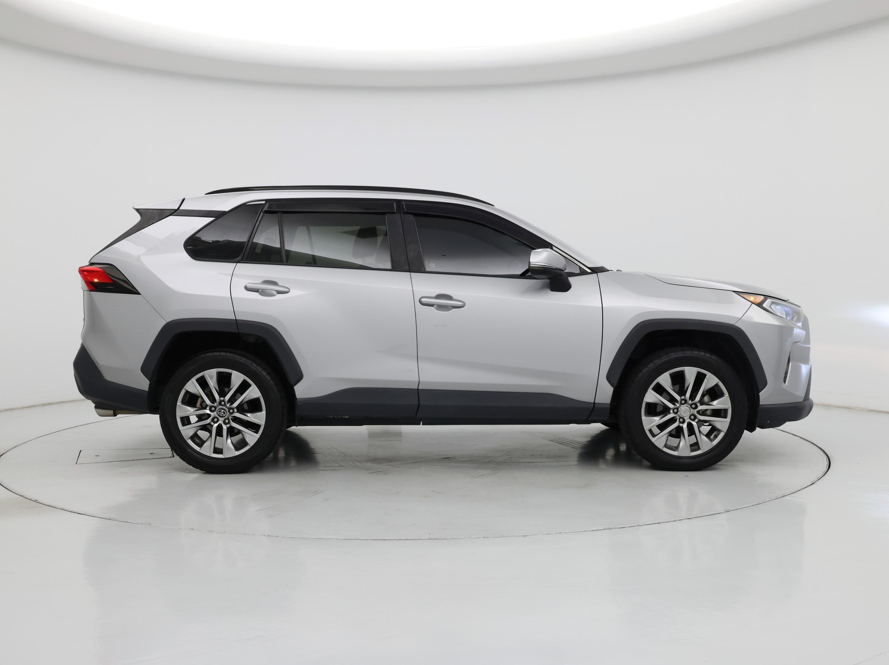 Thumbnail: 2019 Toyota RAV4 - 7