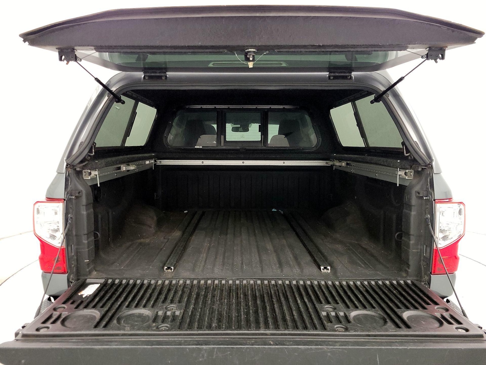 2017 Nissan Titan SV - Photo 22