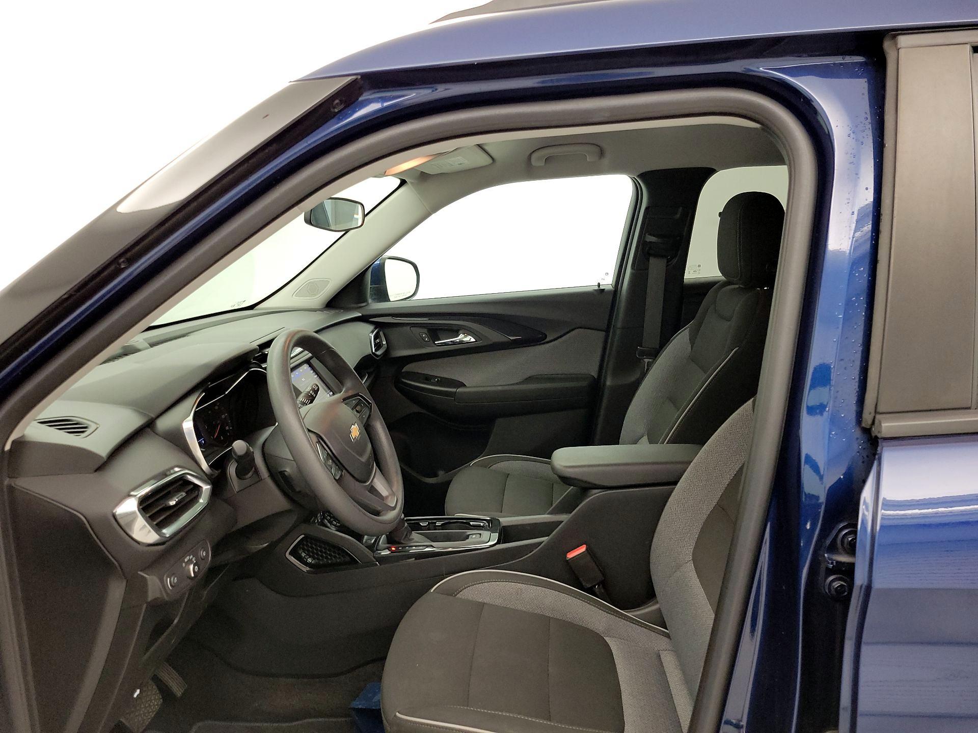 Thumbnail: 2023 Chevrolet TrailBlazer - 11