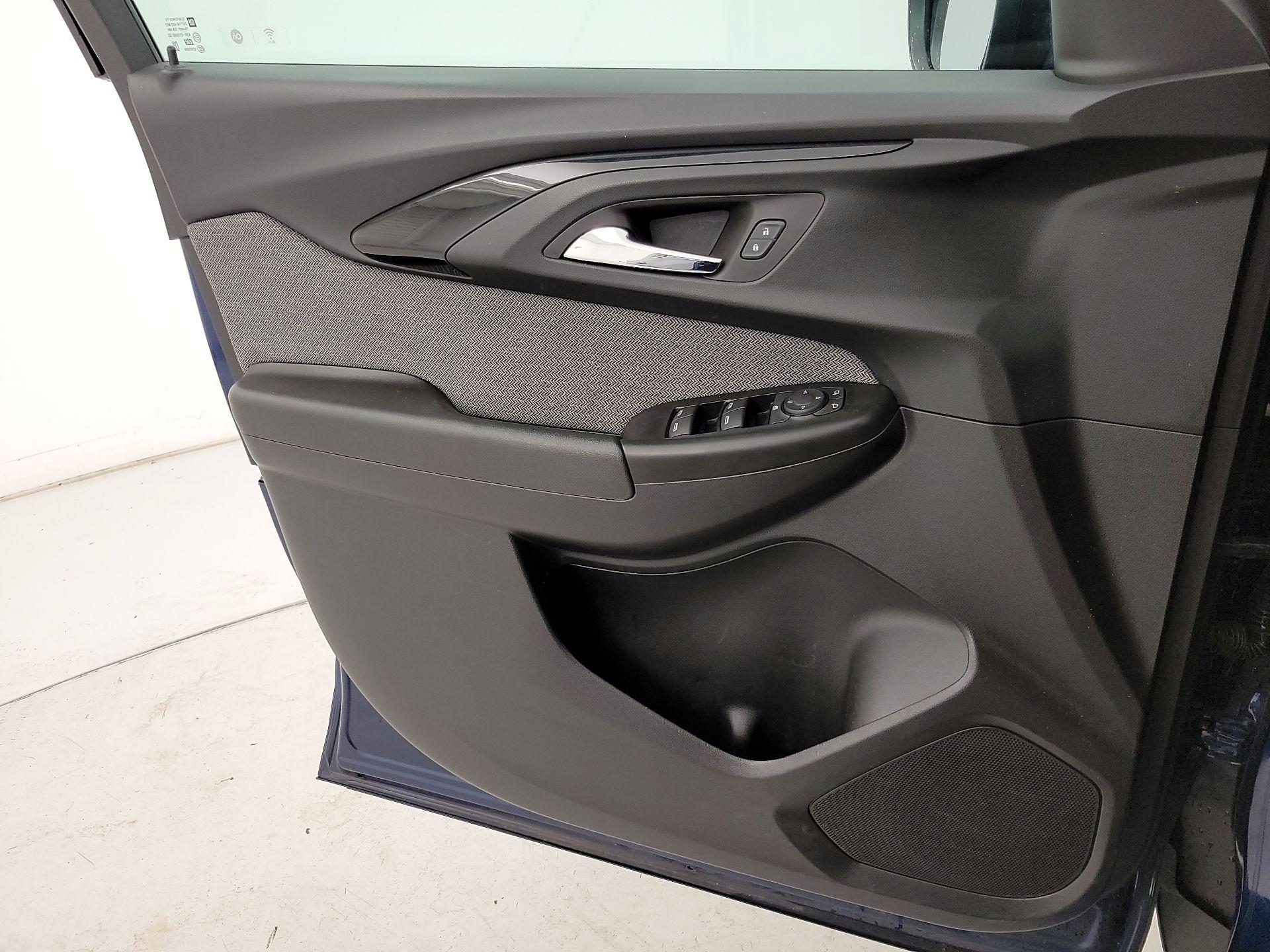 Thumbnail: 2023 Chevrolet TrailBlazer - 12