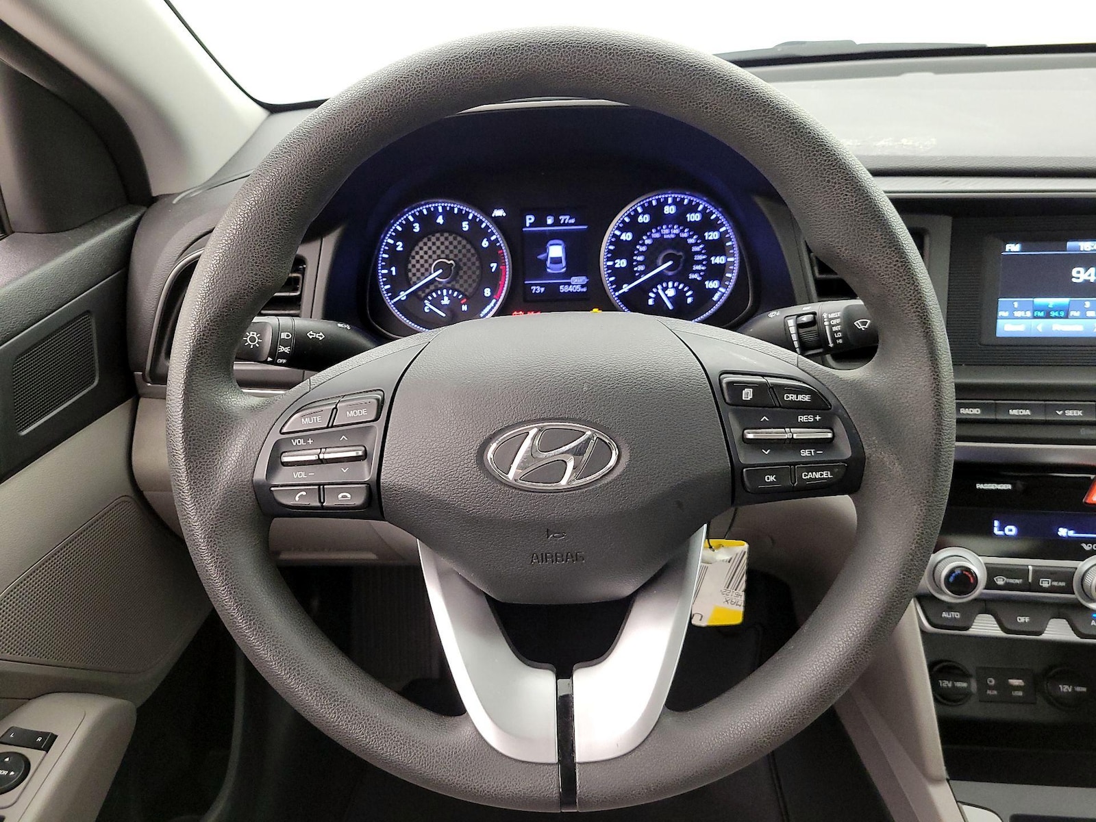 2020 Hyundai Elantra SE - Photo 11