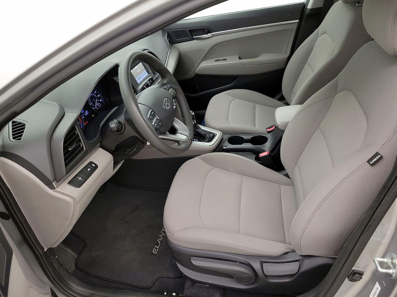 2020 Hyundai Elantra SE - Photo 12