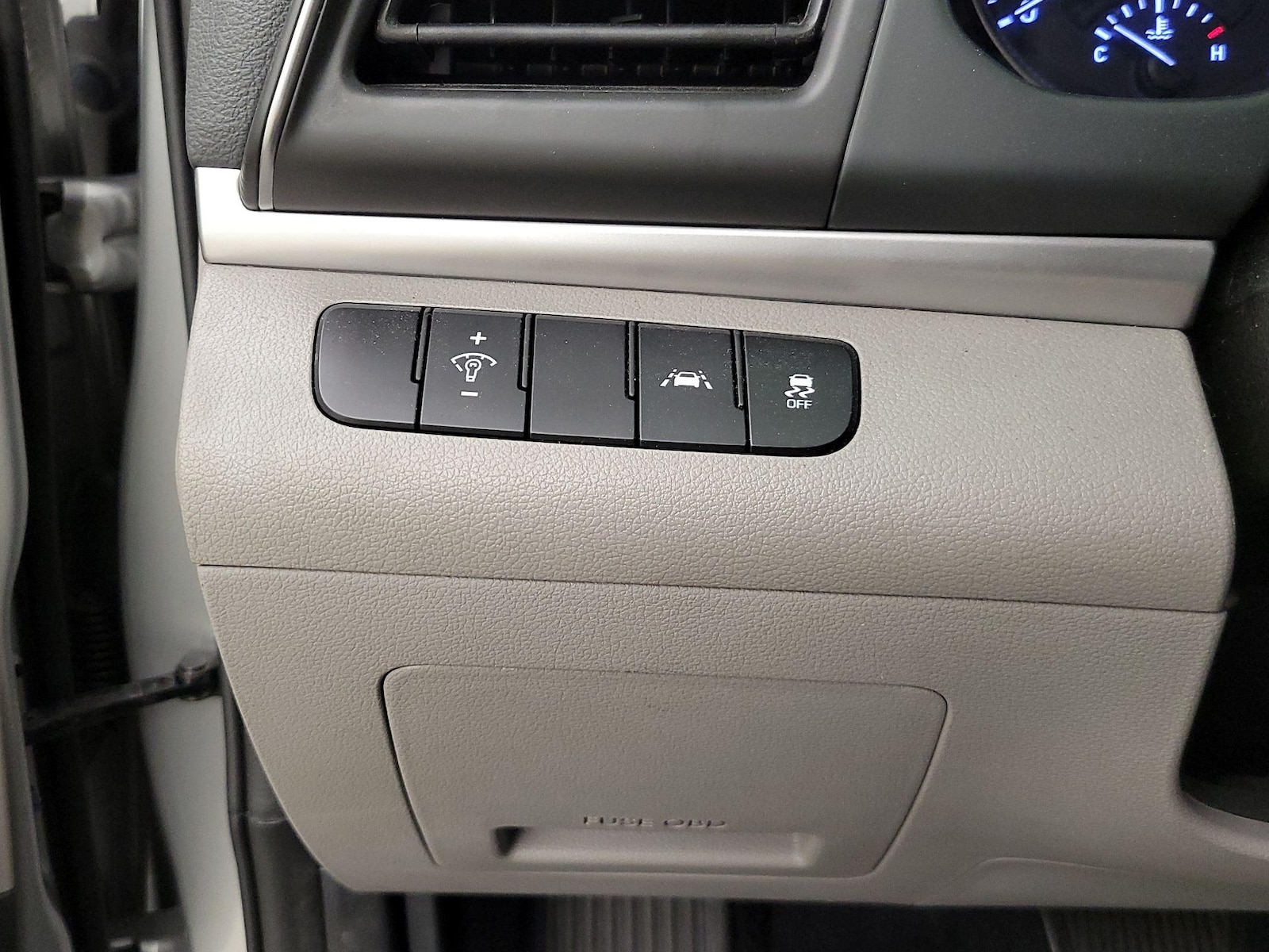 2020 Hyundai Elantra SE - Photo 14