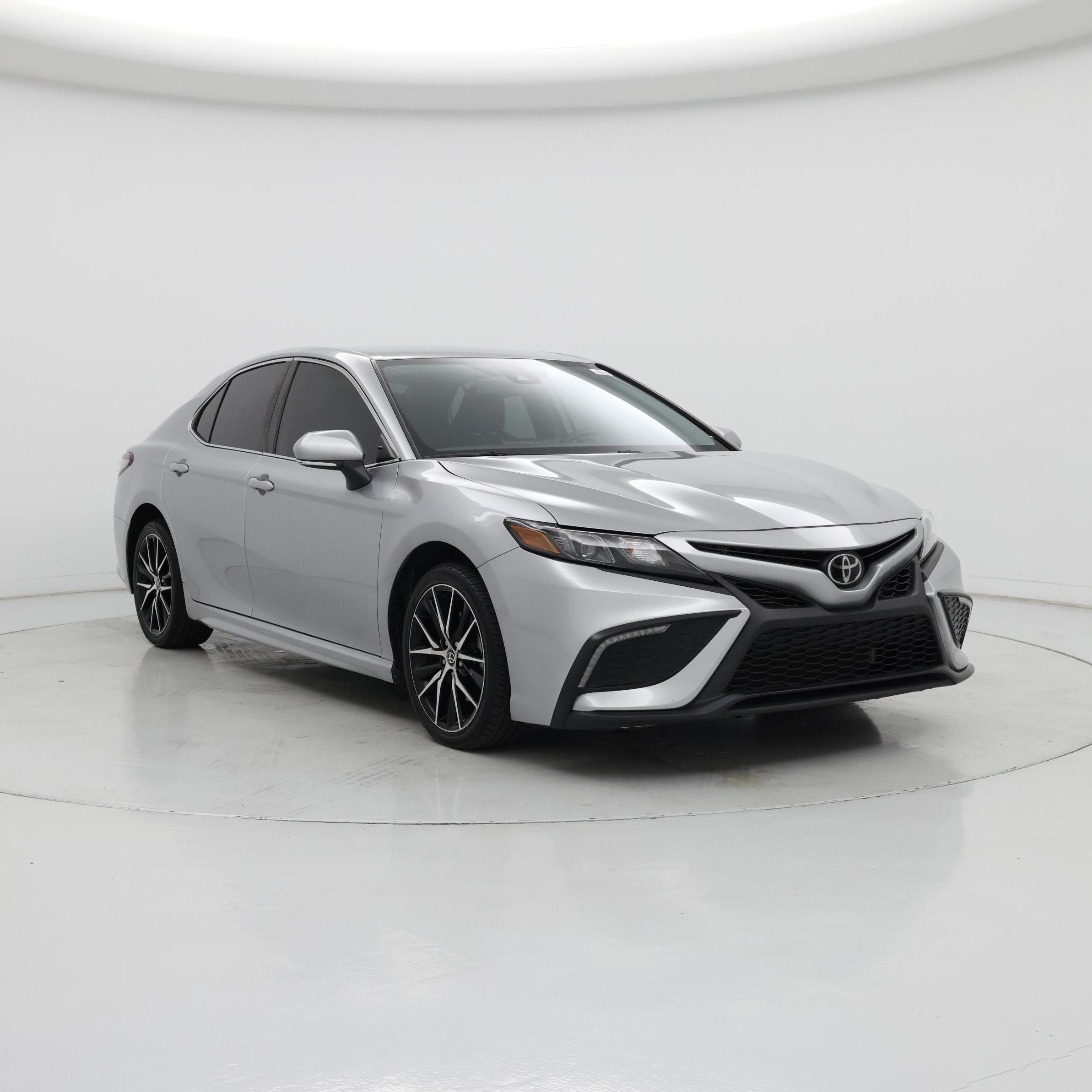 Silver 2023 Toyota Camry Sedan Front-Wheel Drive Automatic