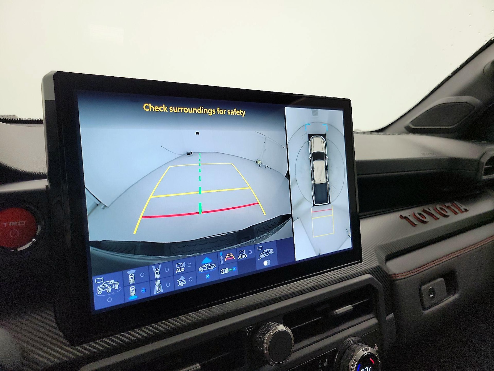 2025 Toyota Tacoma TRD Pro - Photo 15