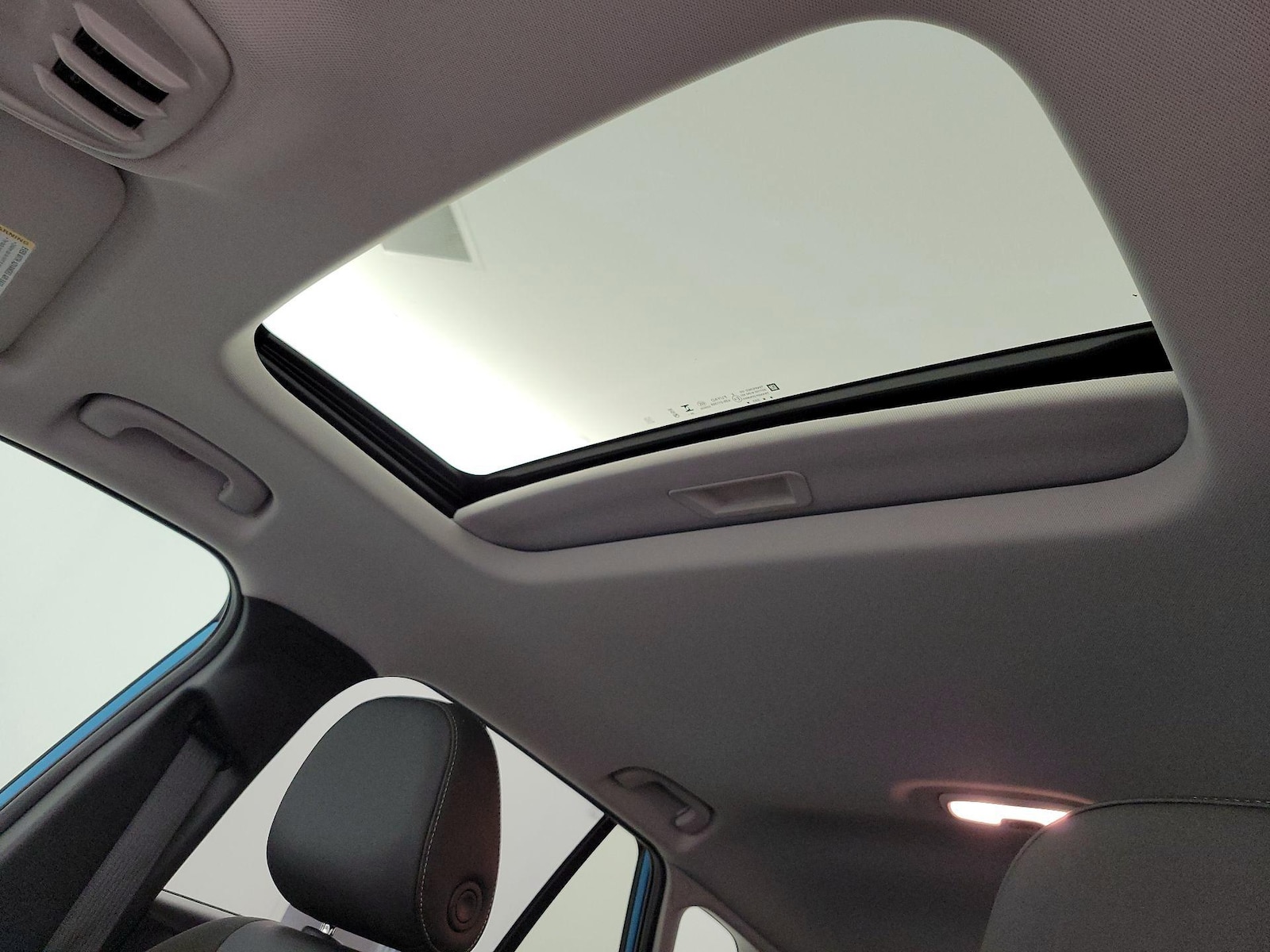 Sunroof(s) & Overhead Airbags