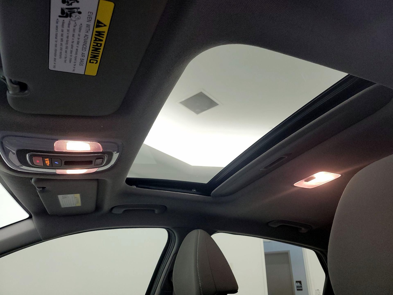 Sunroof(s) & Overhead Airbags