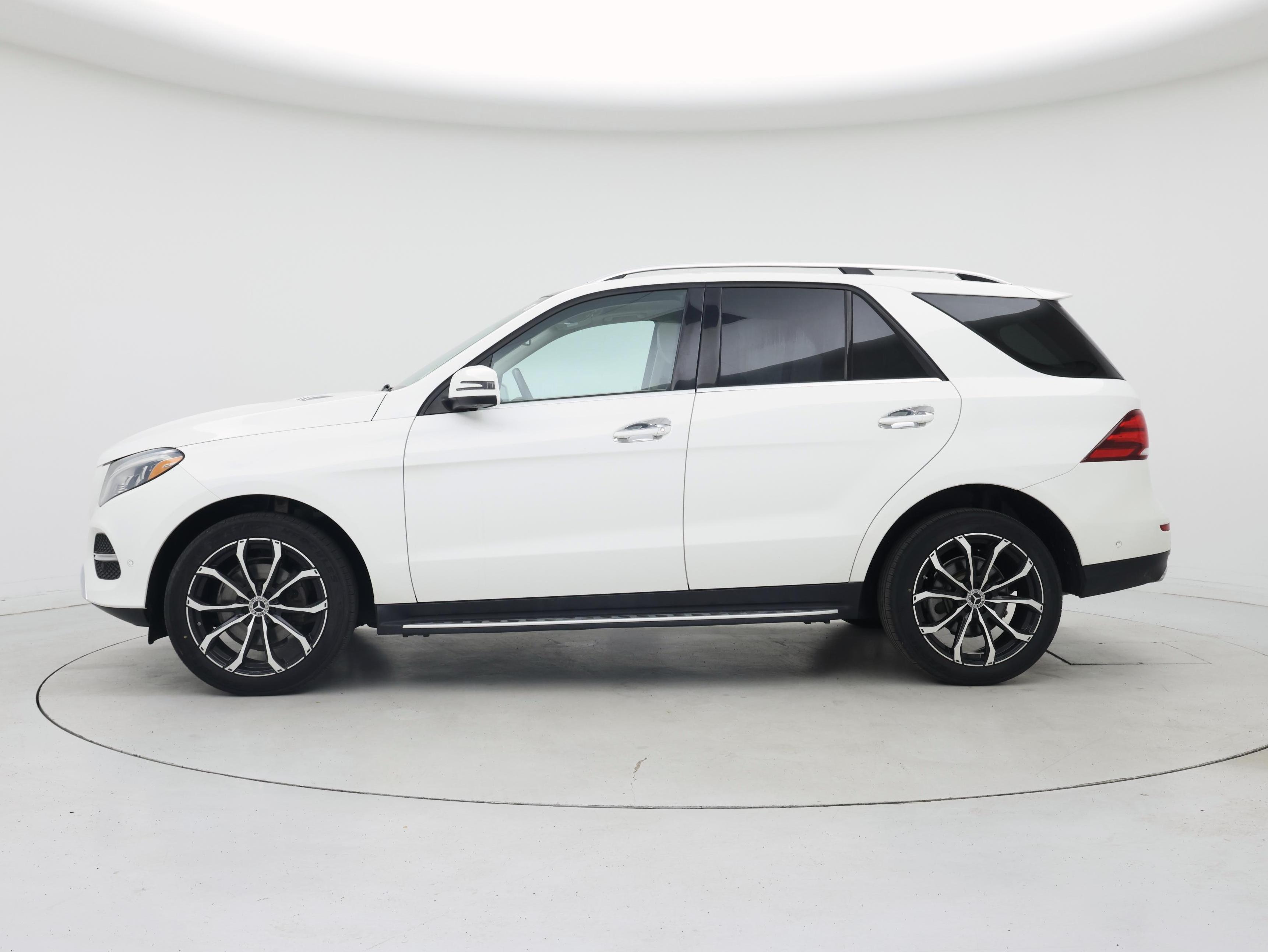 Thumbnail: 2017 Mercedes-Benz GLE - 3