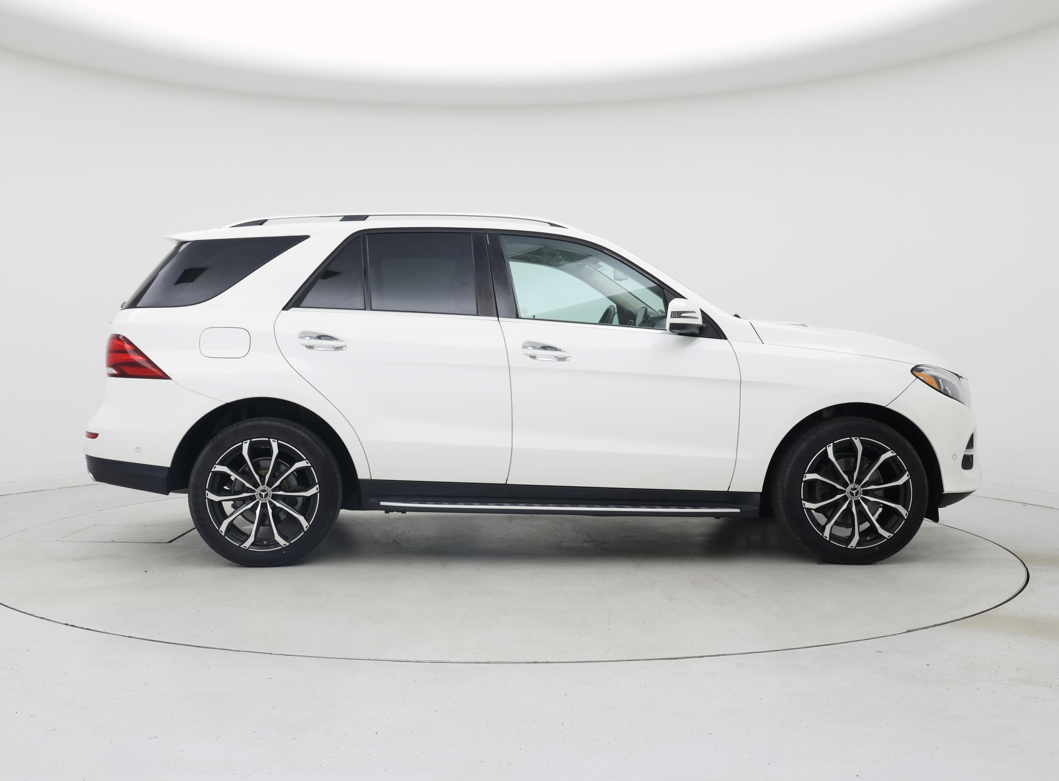 Thumbnail: 2017 Mercedes-Benz GLE - 7