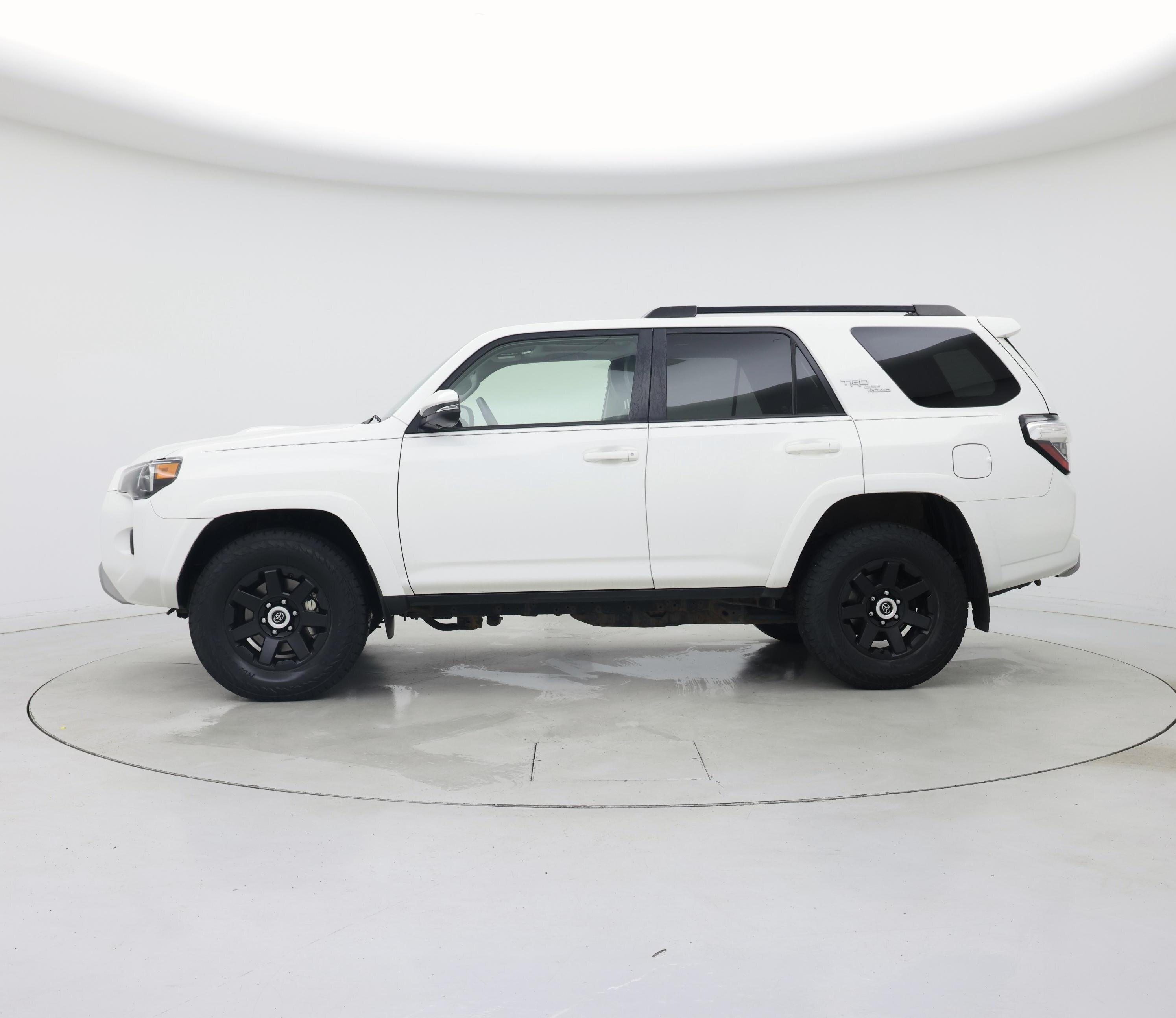 Thumbnail: 2020 Toyota 4Runner - 3
