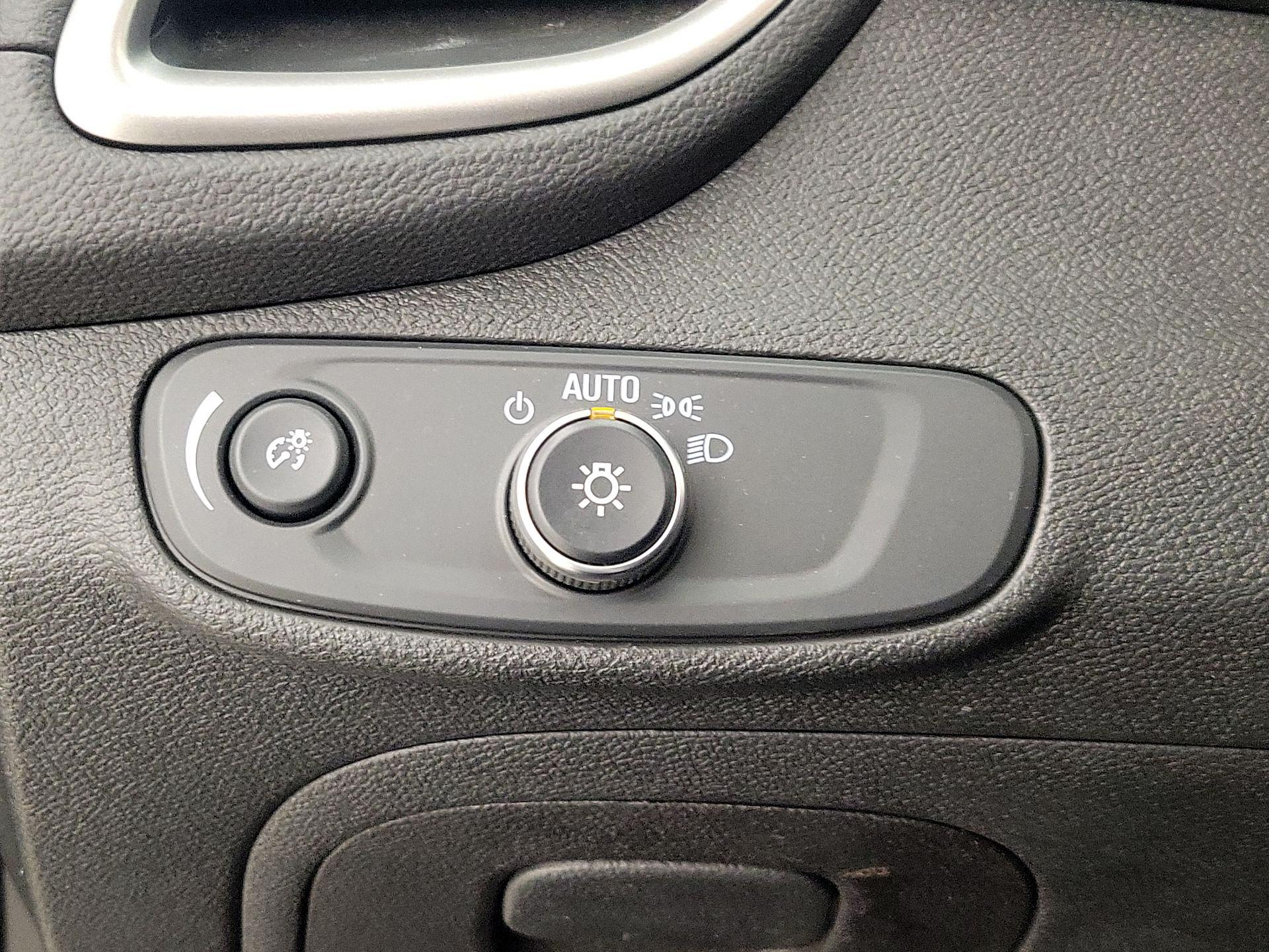 Thumbnail: 2020 Chevrolet Trax - 13