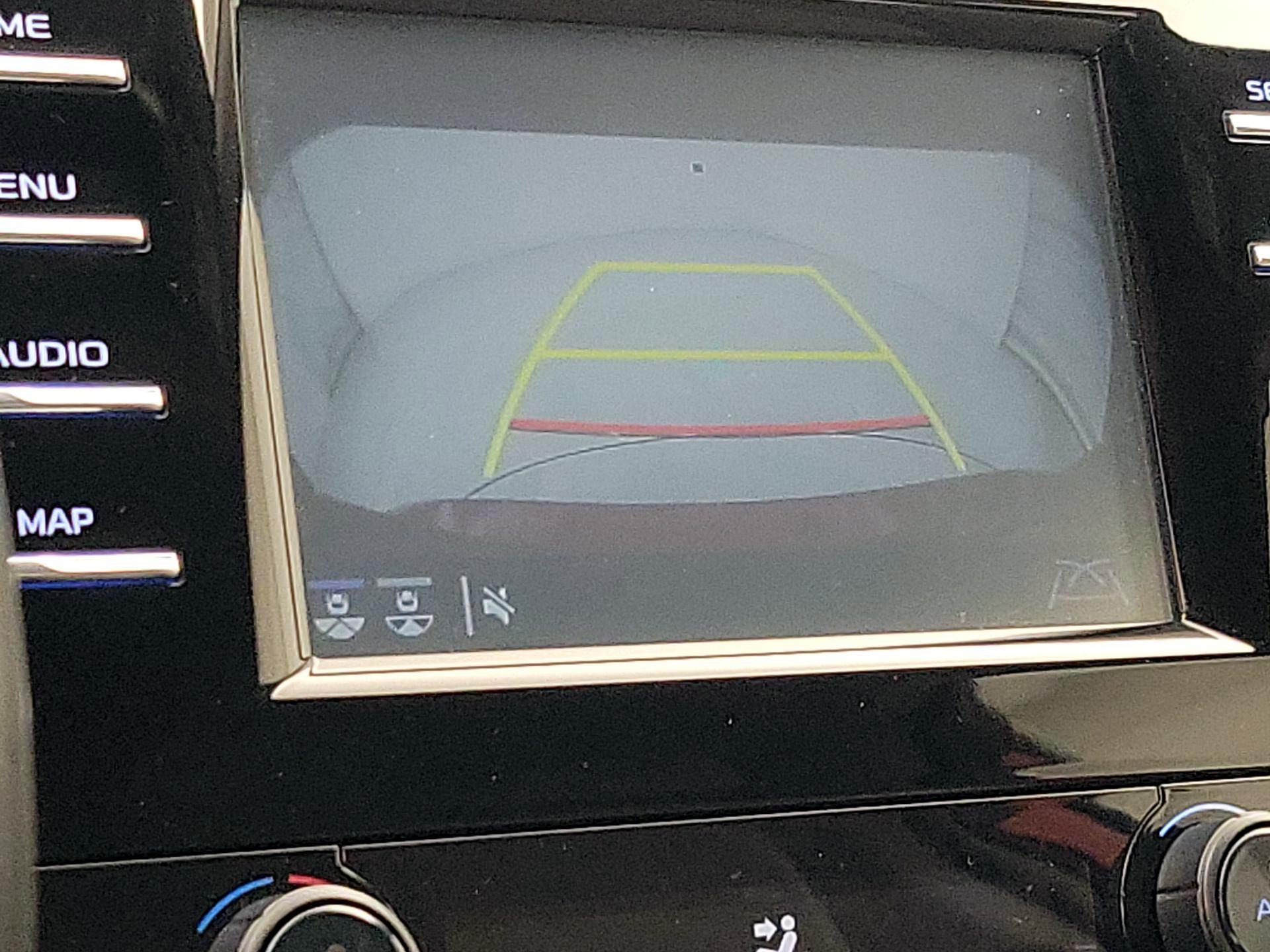 Thumbnail: 2019 Toyota Camry - 14