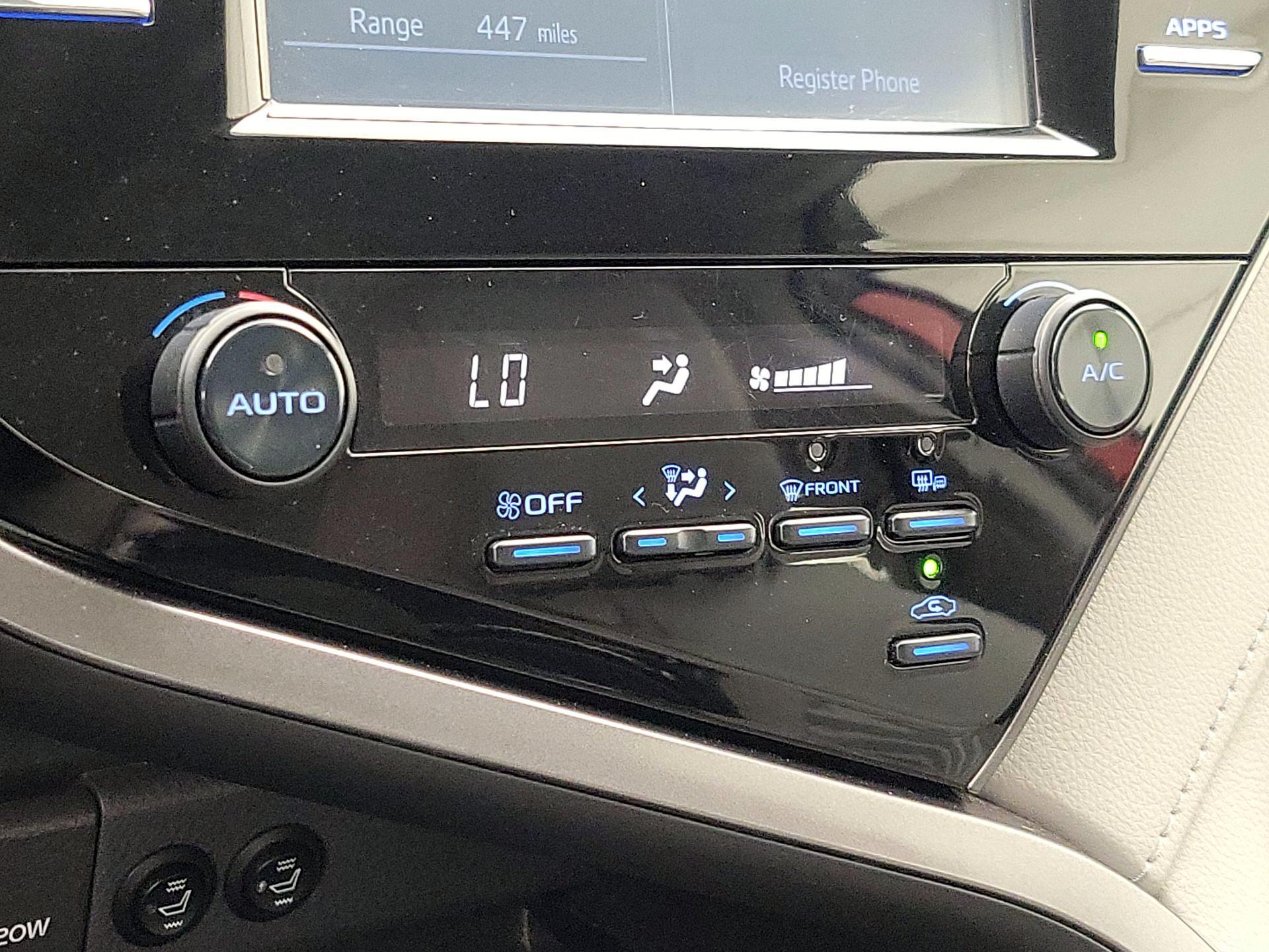 Thumbnail: 2019 Toyota Camry - 16