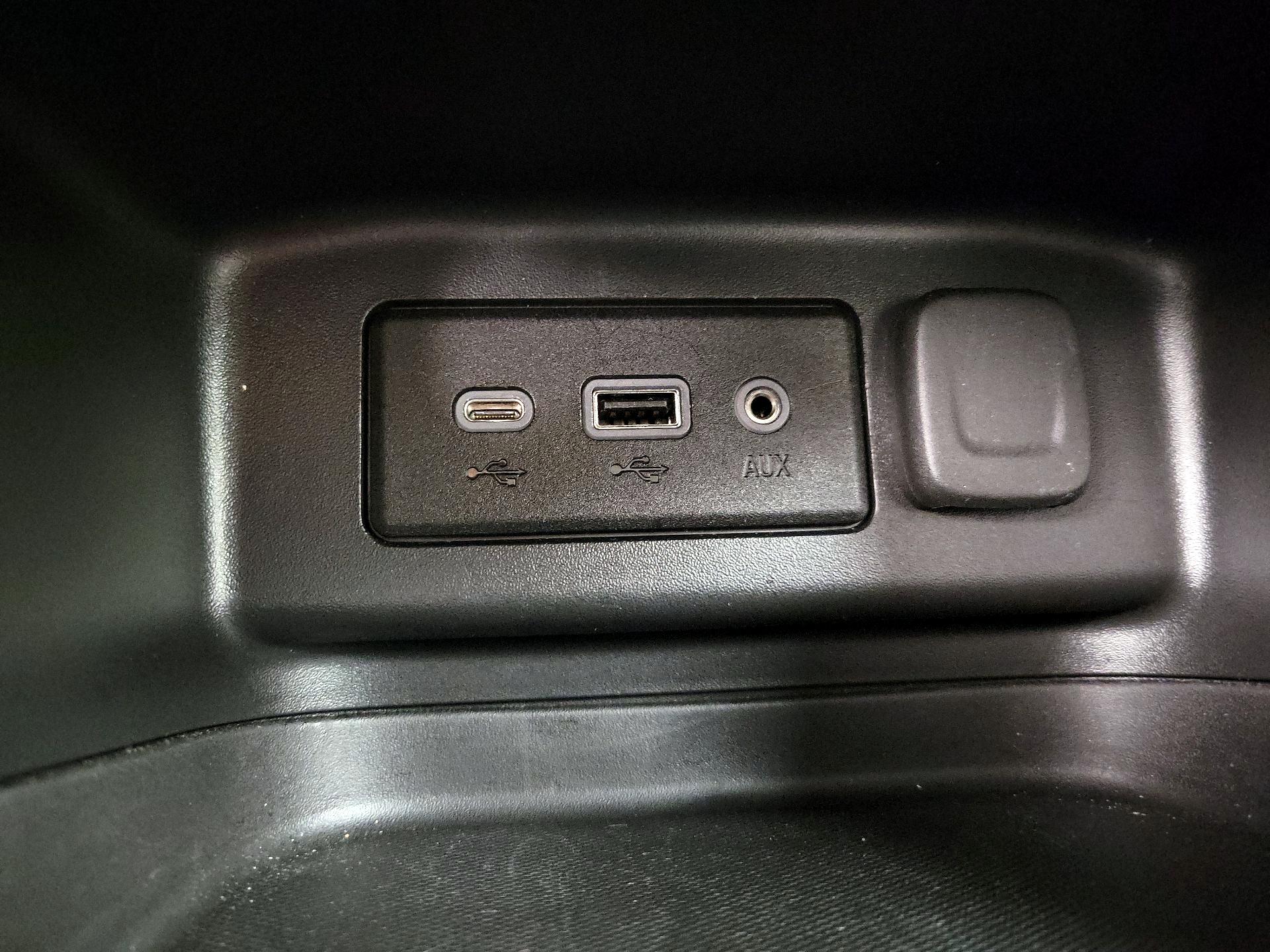 Thumbnail: 2022 Chevrolet Equinox - 18