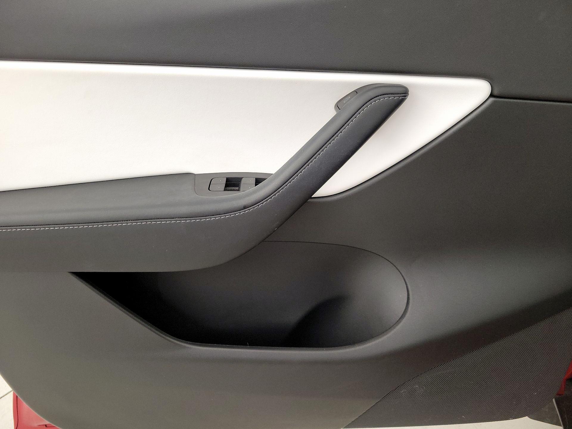 Thumbnail: 2022 Tesla Model Y - 12