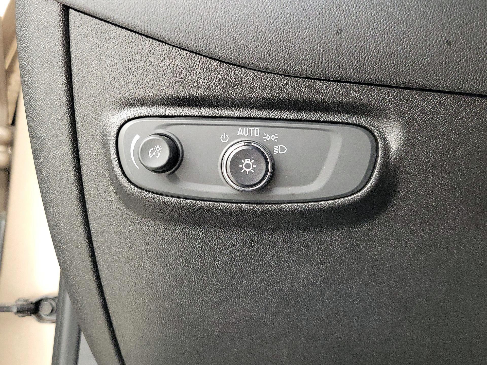 Thumbnail: 2019 Chevrolet Equinox - 13