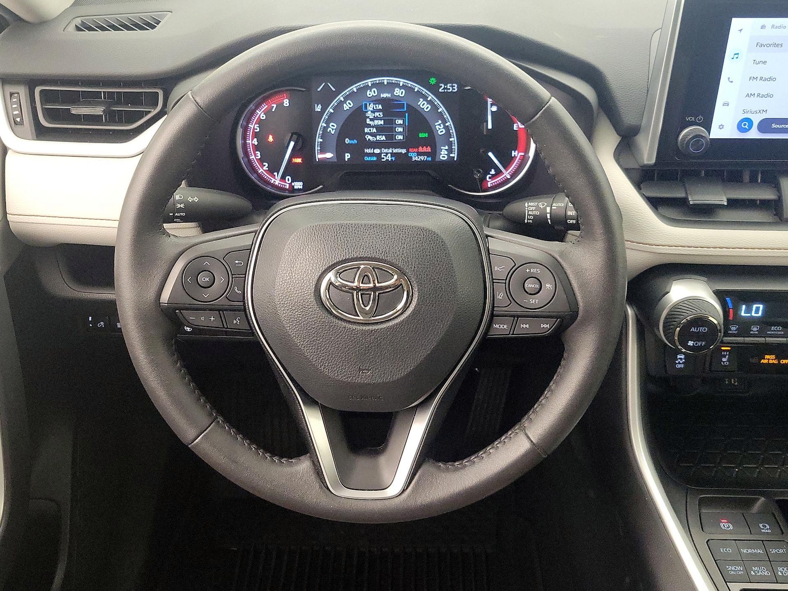 2023 Toyota RAV4 XLE - Photo 11