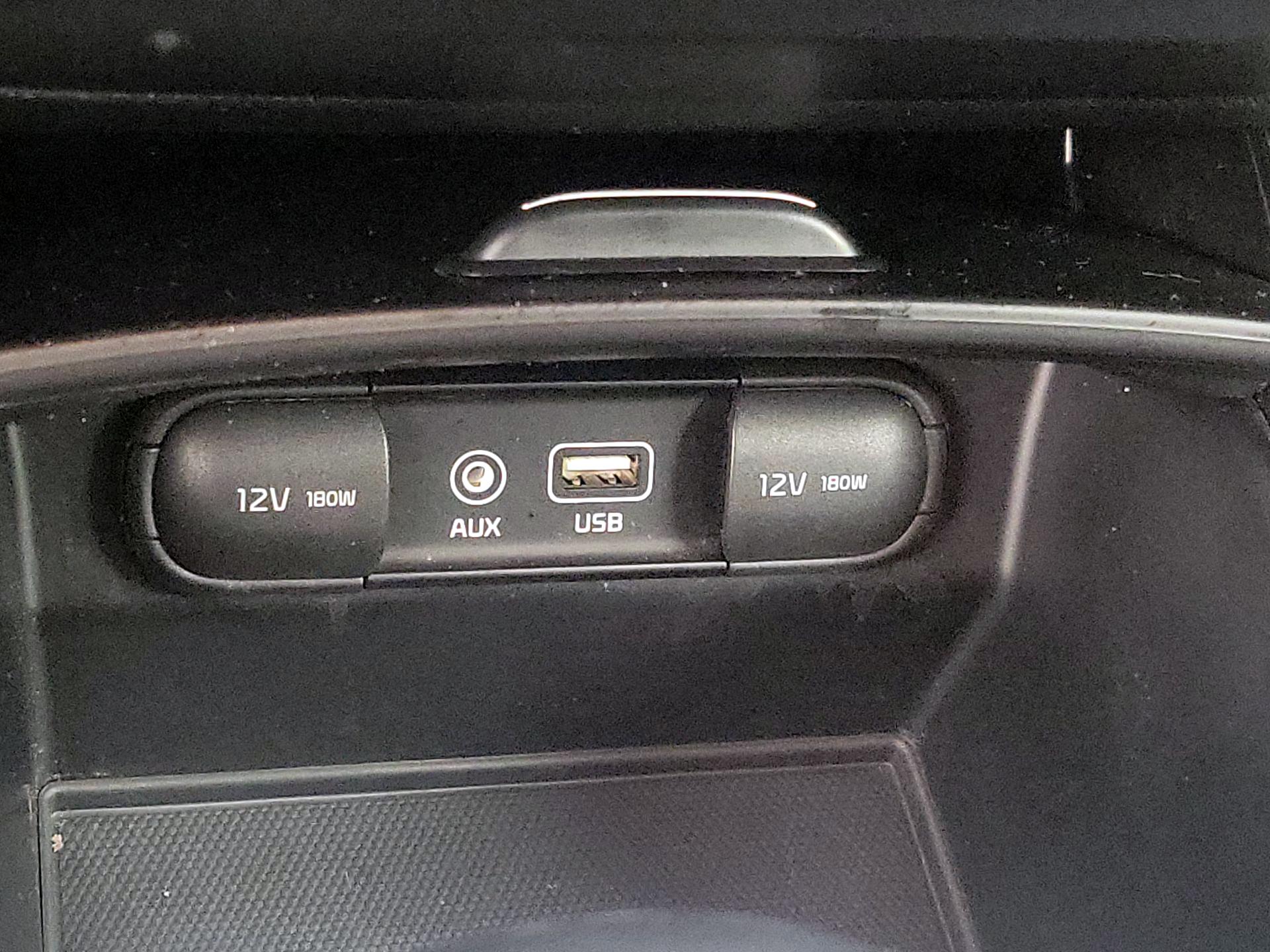 Thumbnail: 2018 Kia Sorento - 18