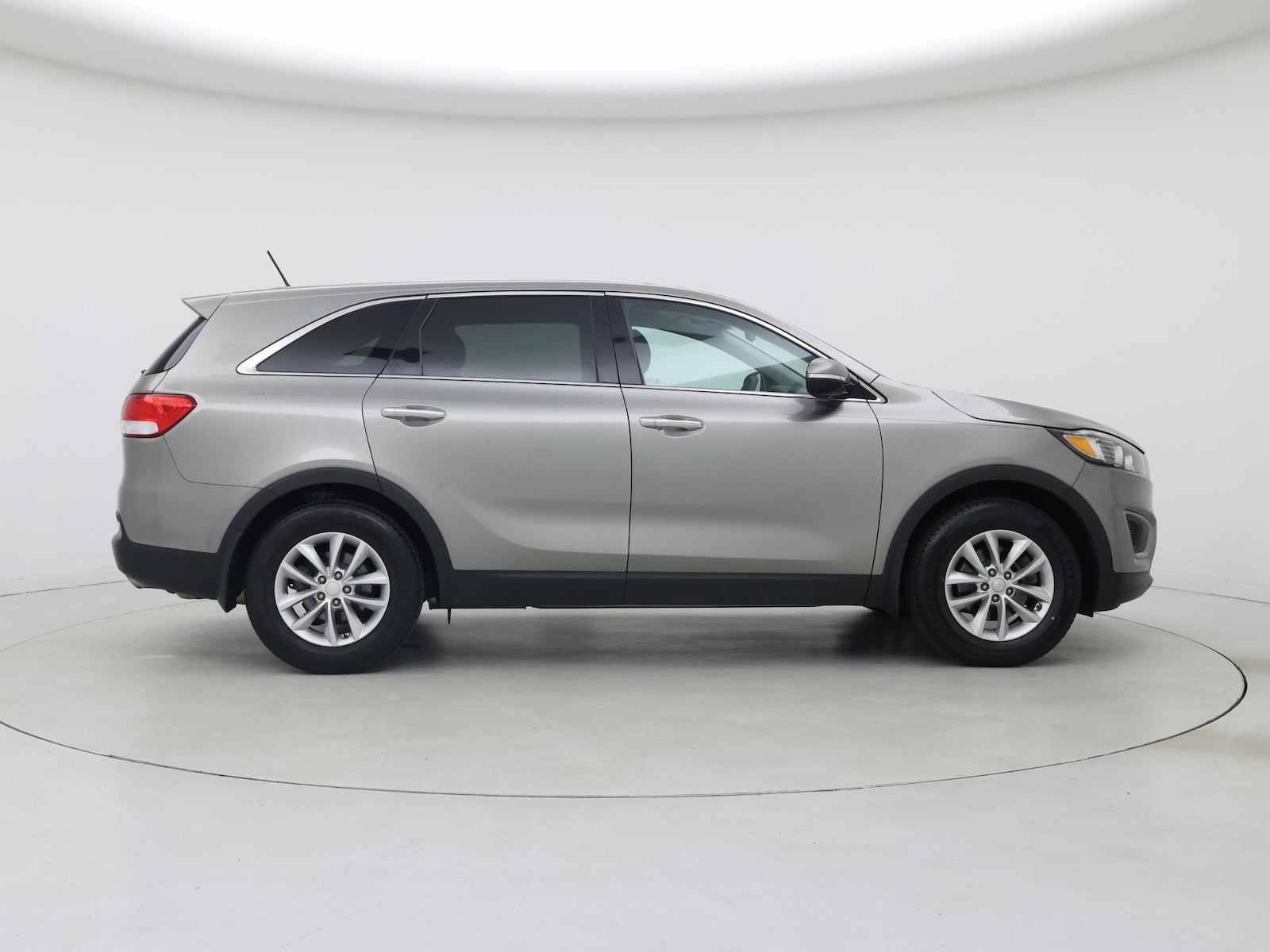 2018 Kia Sorento L - Photo 8
