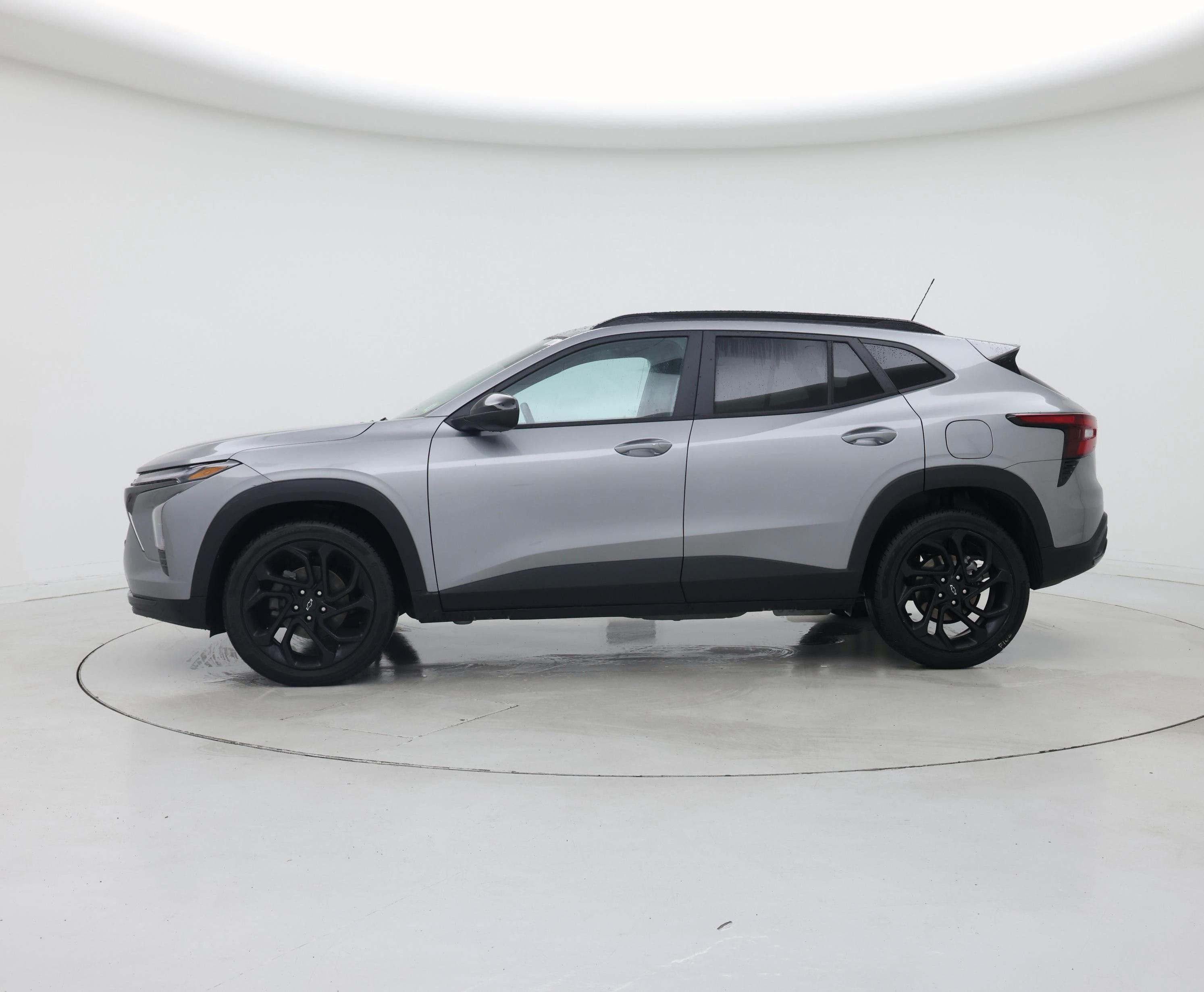 Thumbnail: 2024 Chevrolet Trax - 3