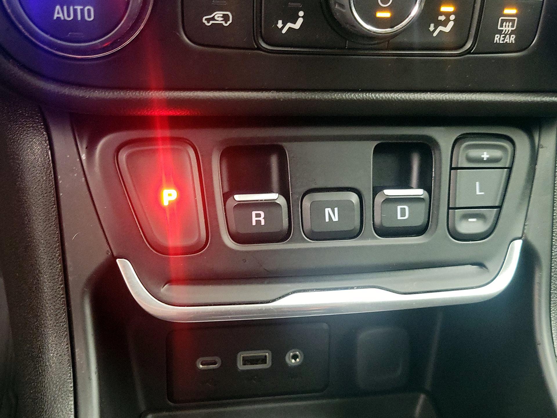 Thumbnail: 2020 GMC Terrain - 17