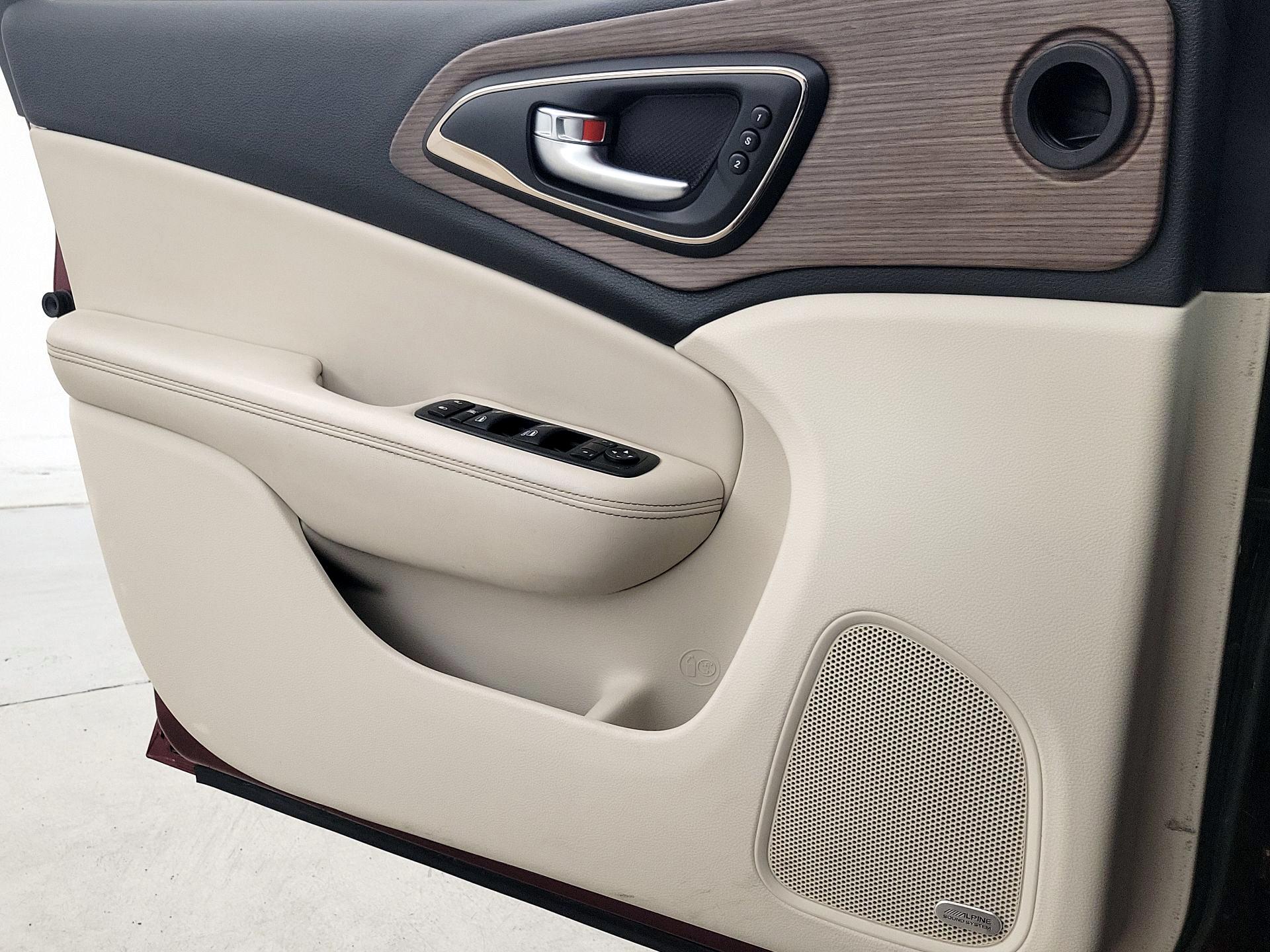 Thumbnail: 2015 Chrysler 200 - 12