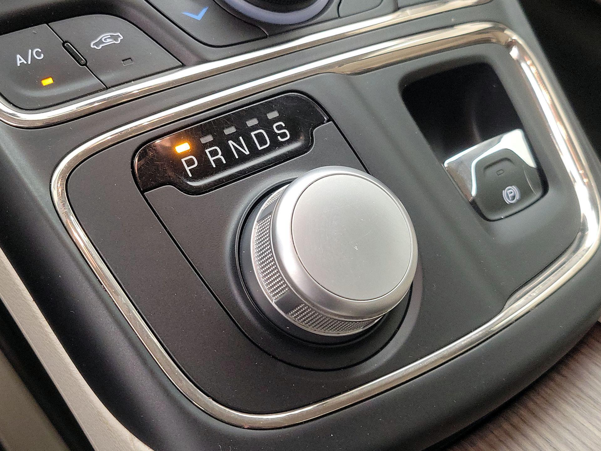 Thumbnail: 2015 Chrysler 200 - 18