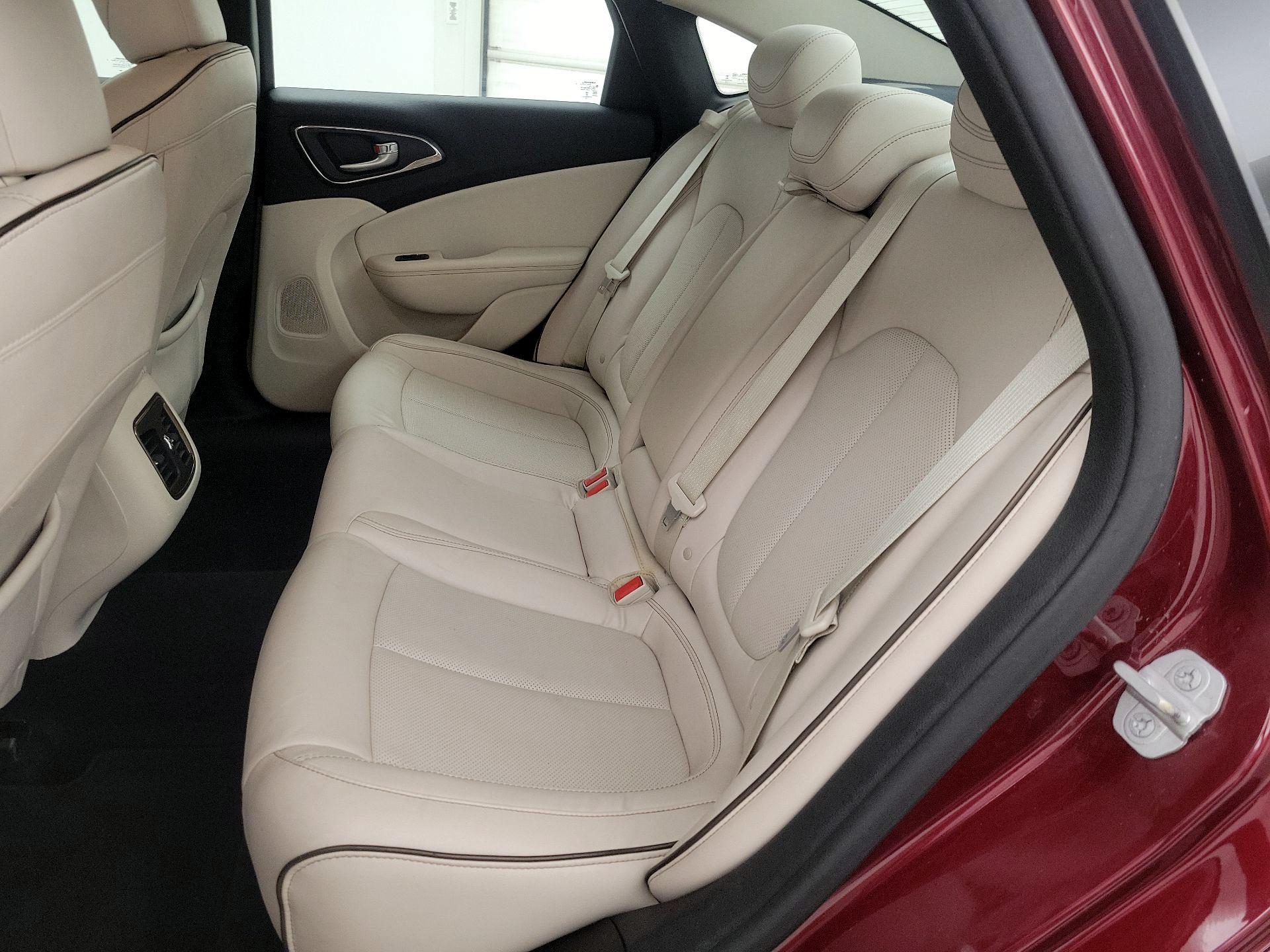 Thumbnail: 2015 Chrysler 200 - 20