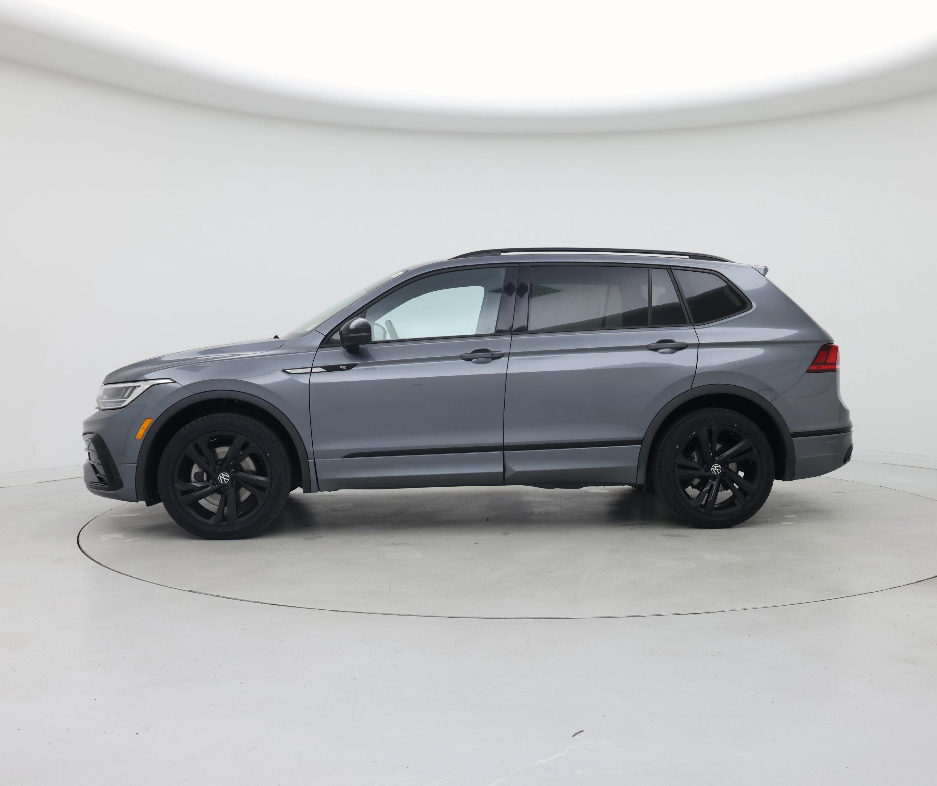 Thumbnail: 2023 Volkswagen Tiguan - 3