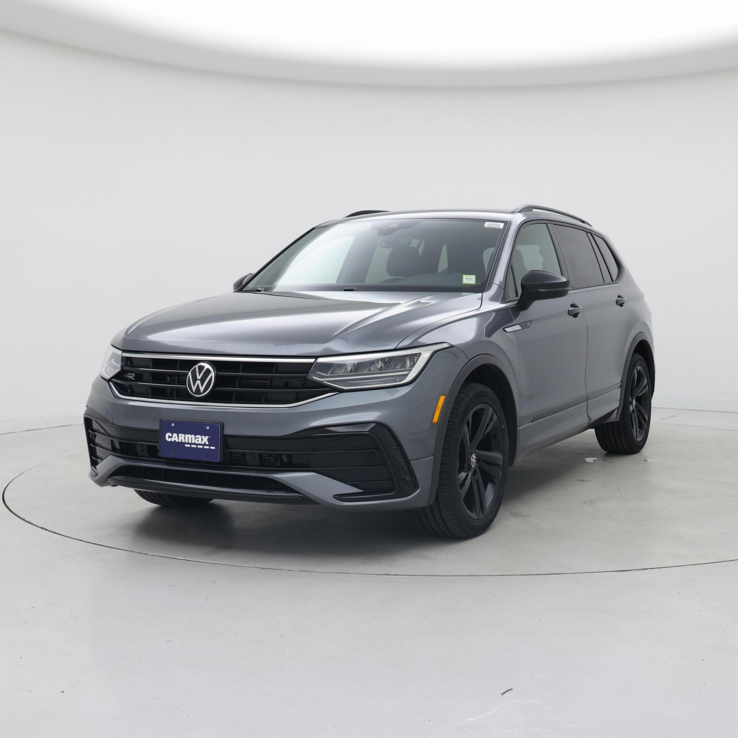Thumbnail: 2023 Volkswagen Tiguan - 4