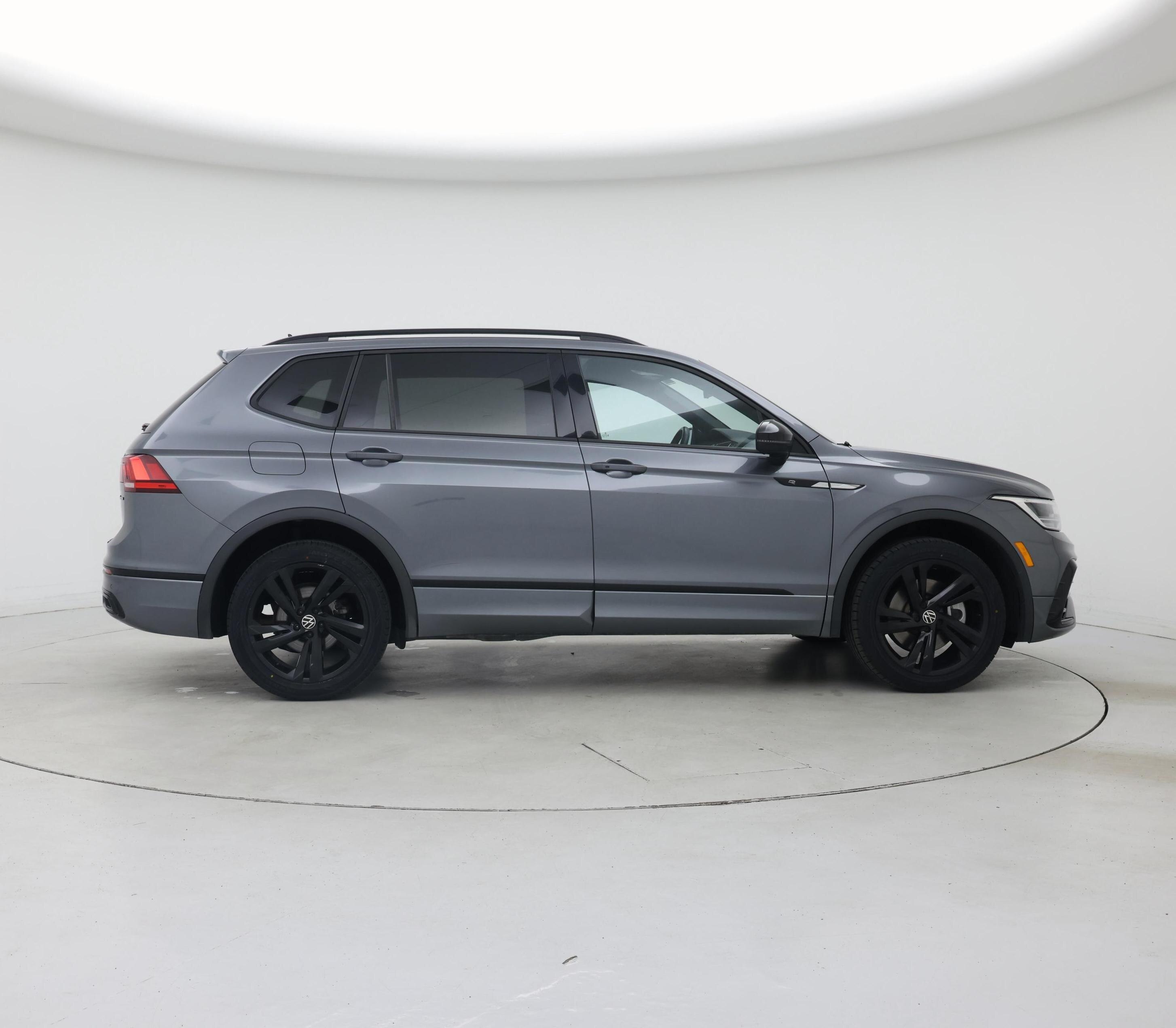 Thumbnail: 2023 Volkswagen Tiguan - 7