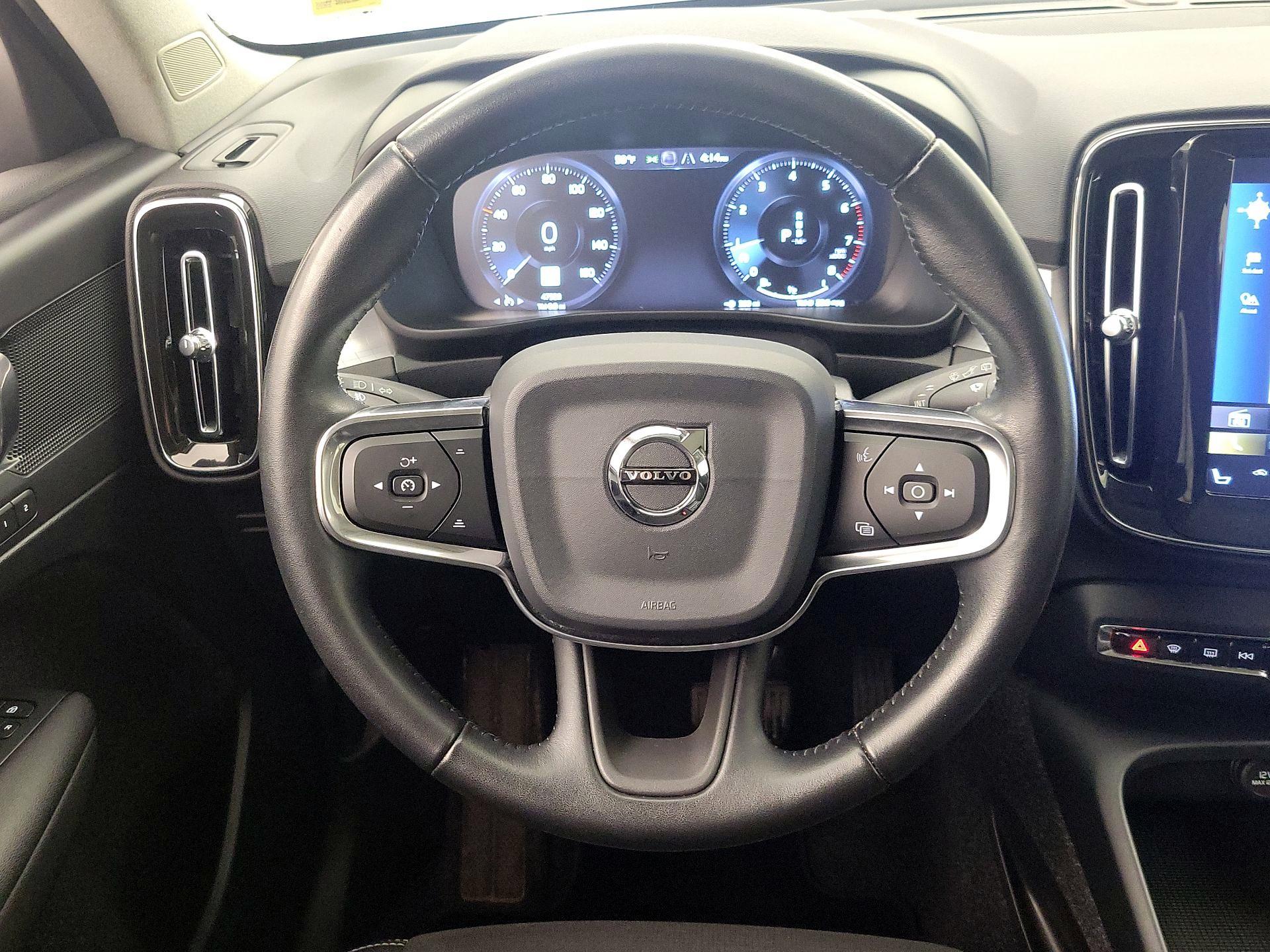 Thumbnail: 2020 Volvo XC40 - 10
