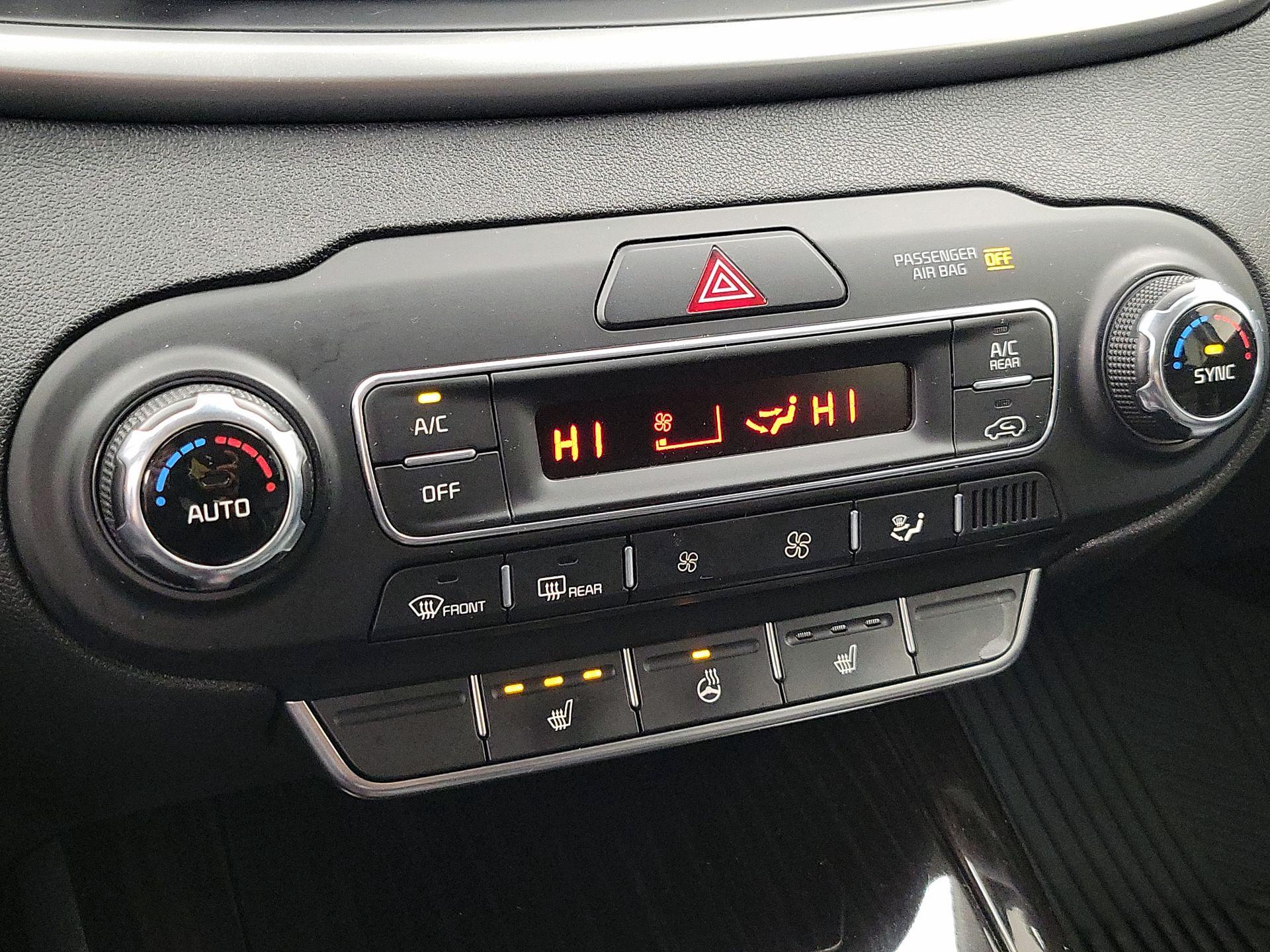 Thumbnail: 2019 Kia Sorento - 17