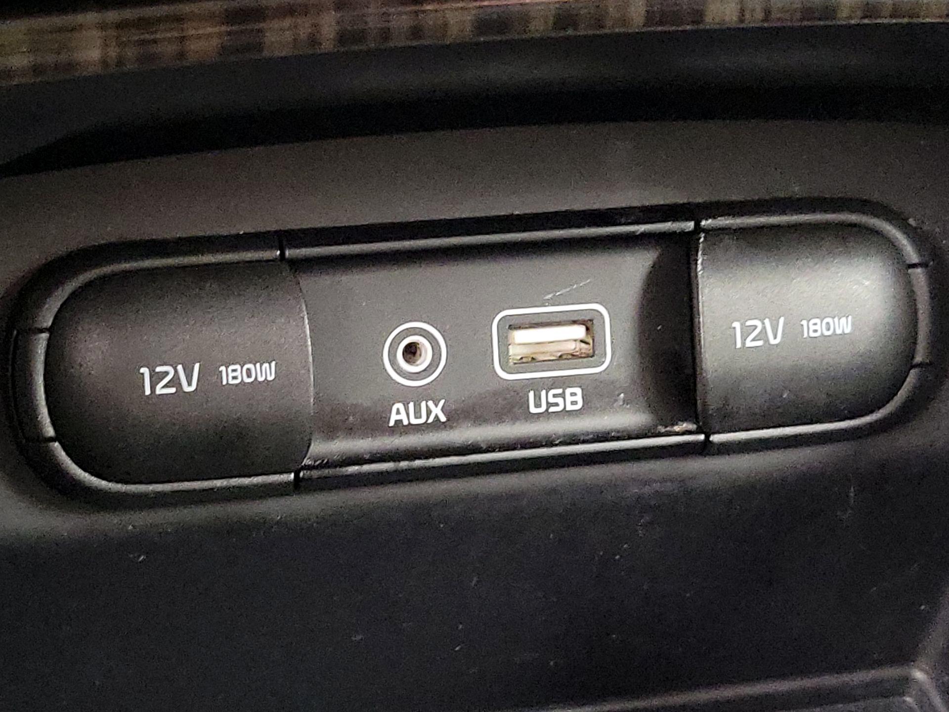 Thumbnail: 2019 Kia Sorento - 19