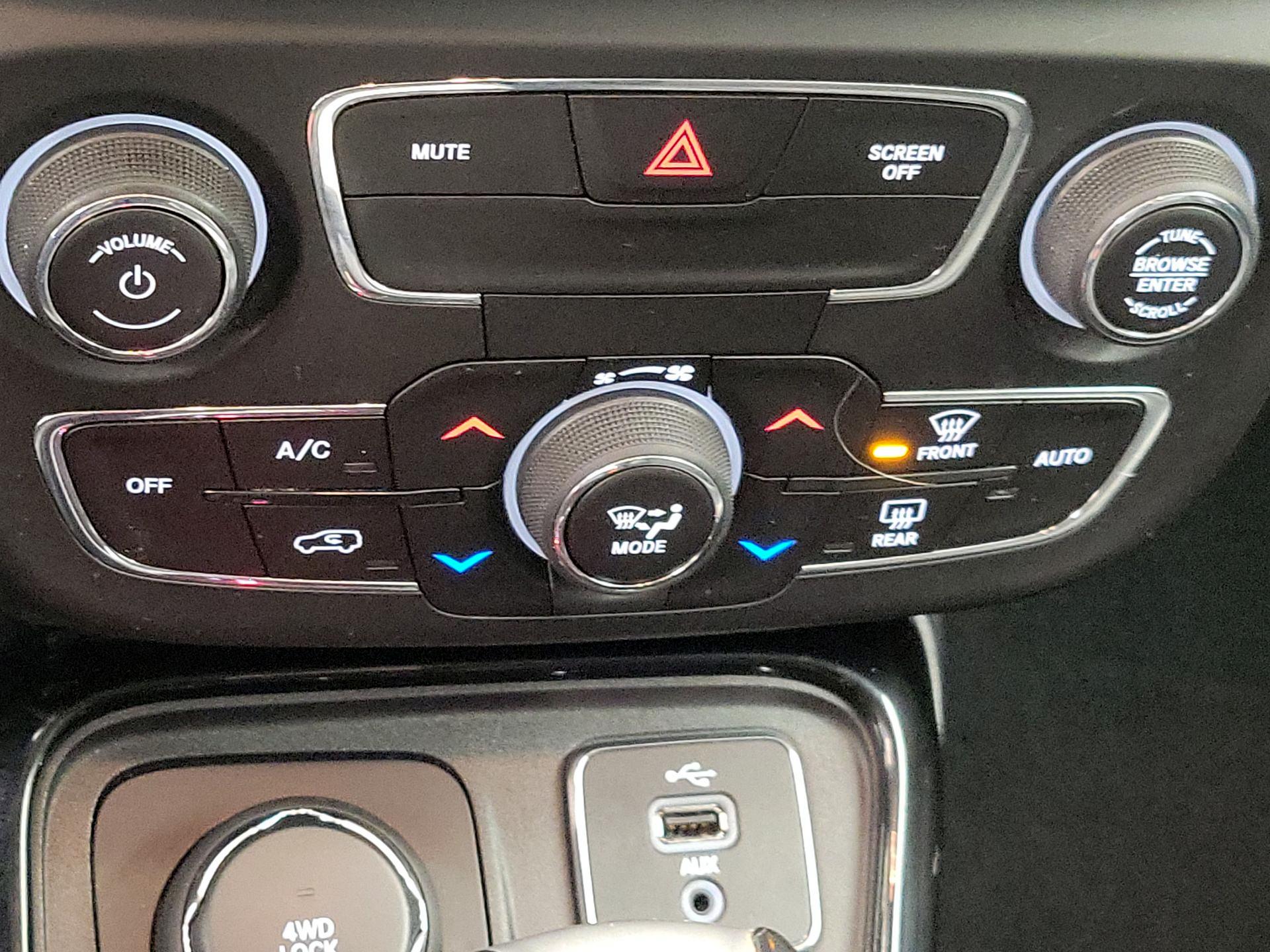 Thumbnail: 2018 Jeep Compass - 16