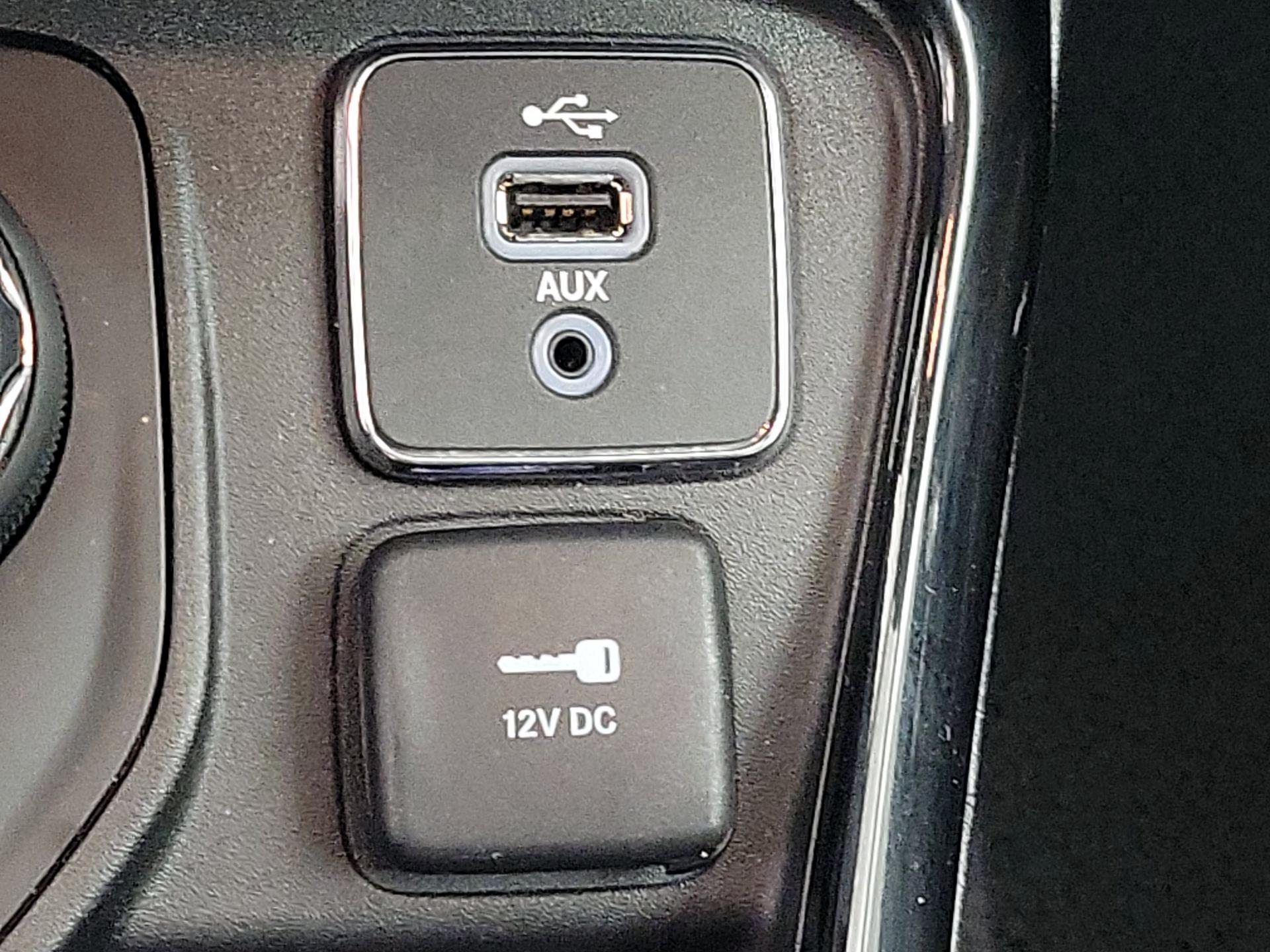 Thumbnail: 2018 Jeep Compass - 18