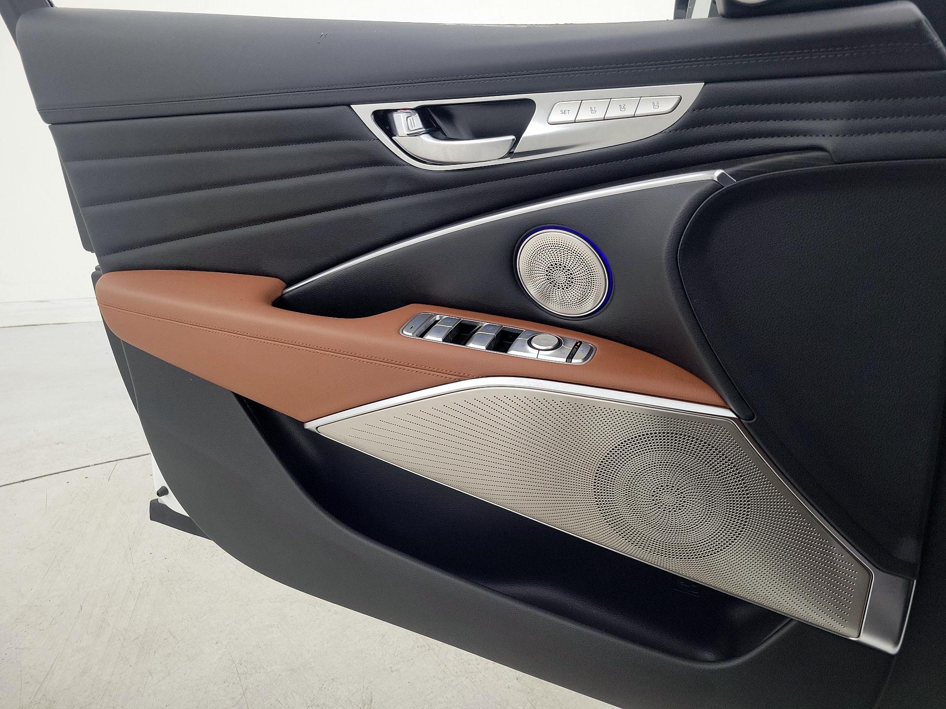 Thumbnail: 2019 Kia K900 - 12