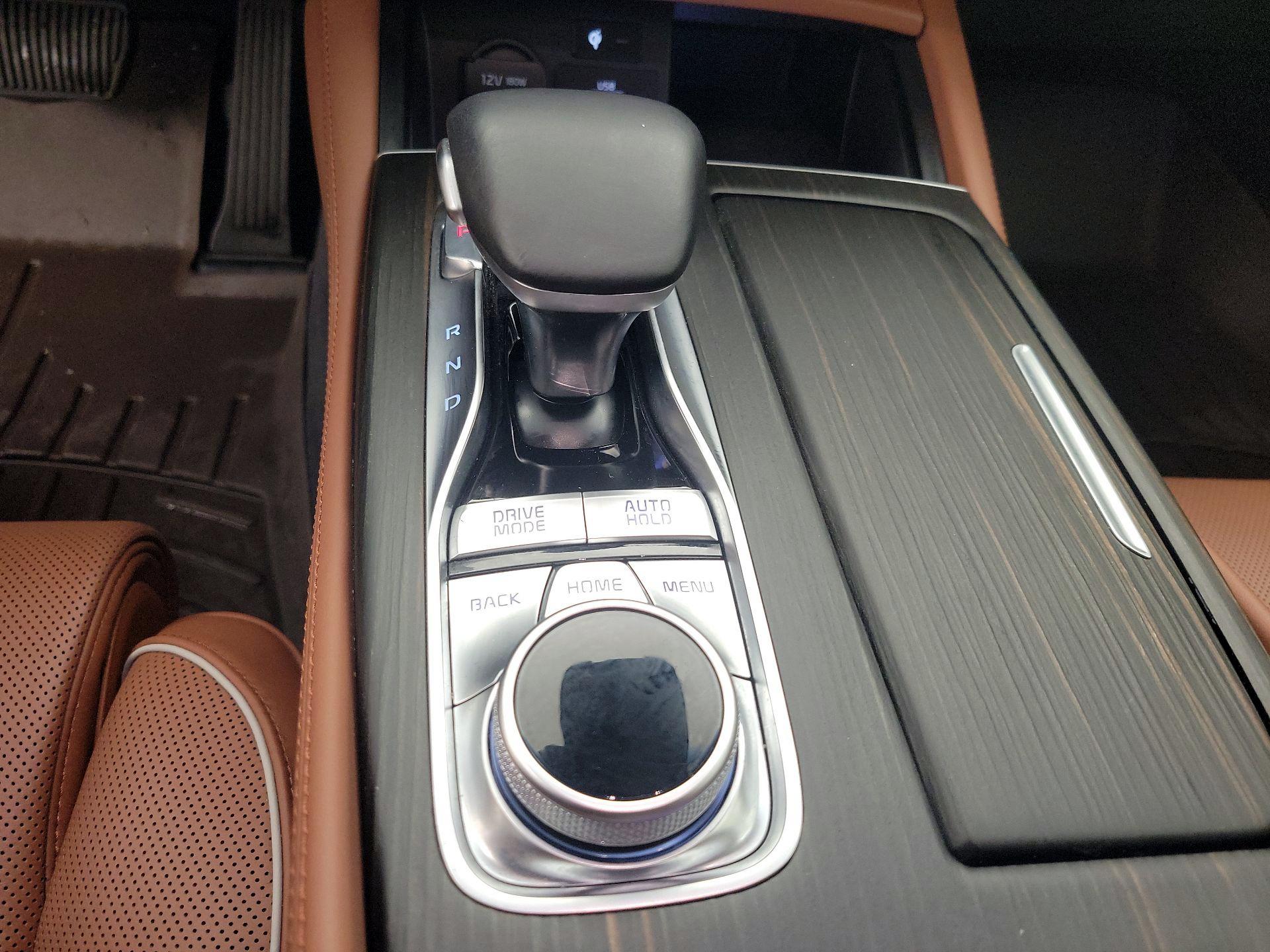 Thumbnail: 2019 Kia K900 - 18