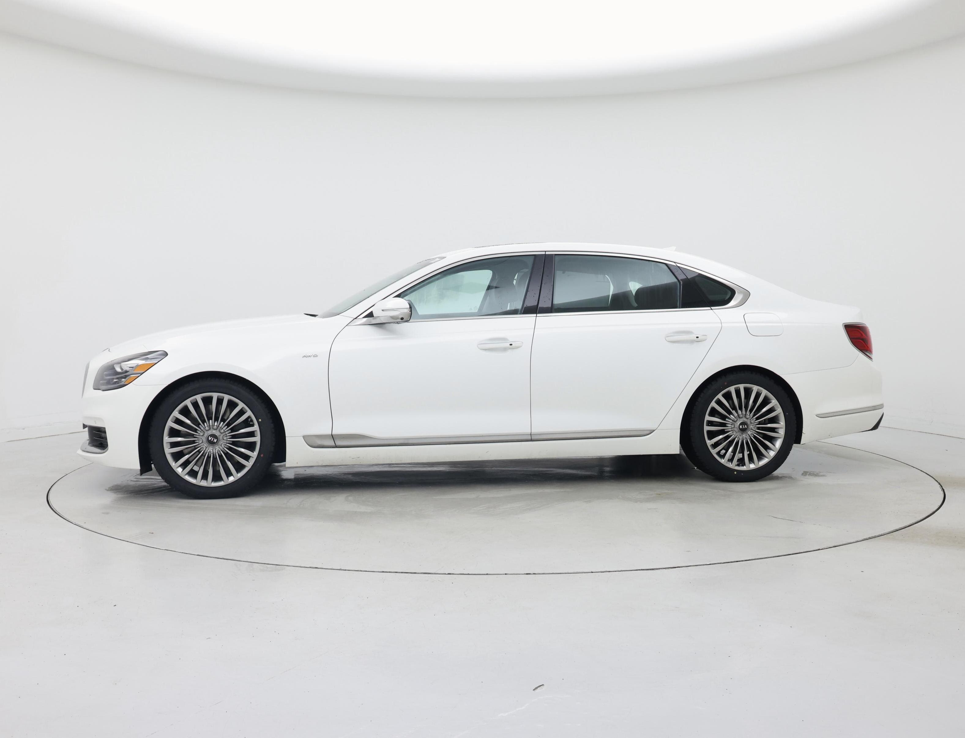 Thumbnail: 2019 Kia K900 - 3