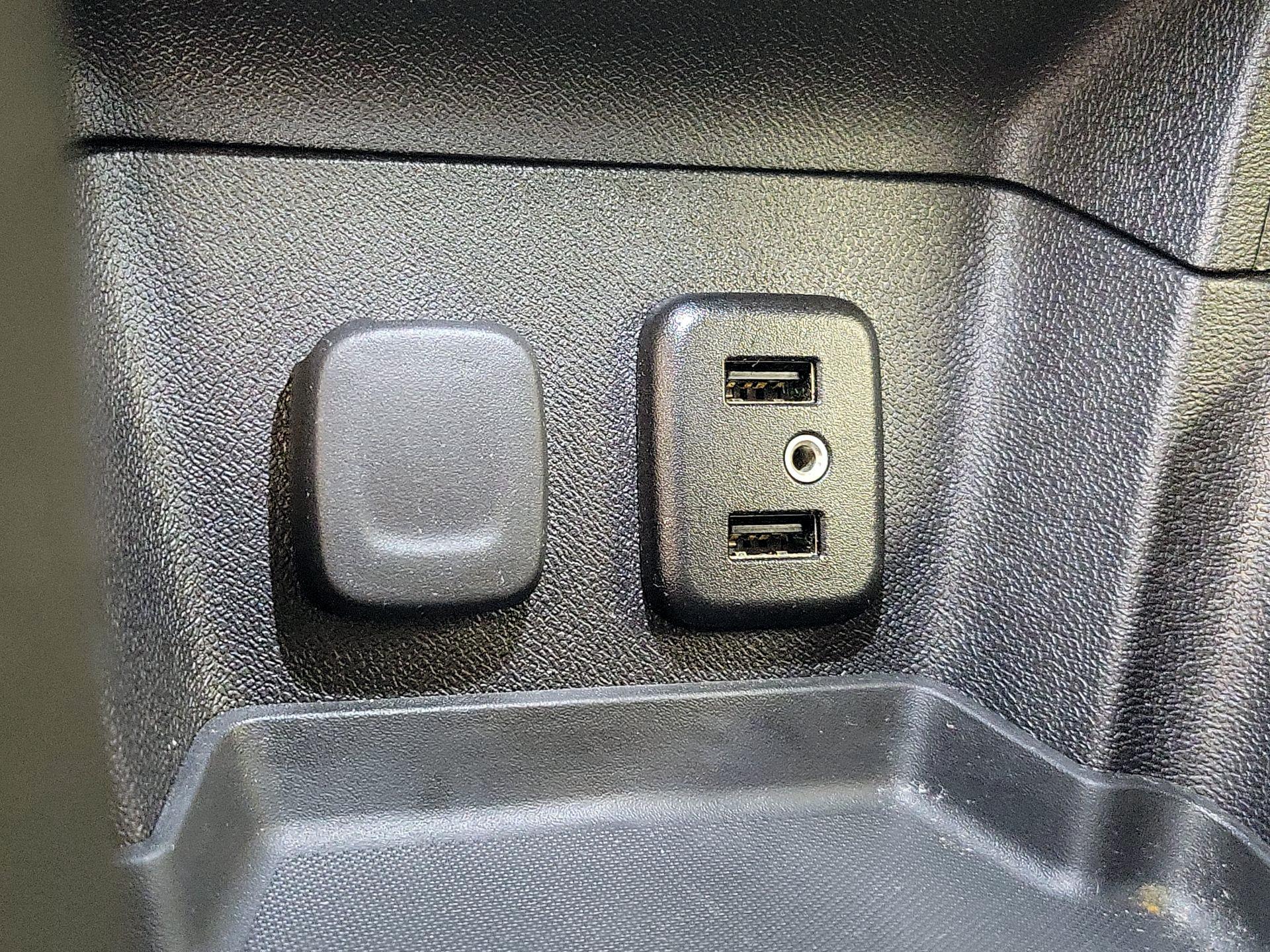 Thumbnail: 2018 Chevrolet Volt - 18