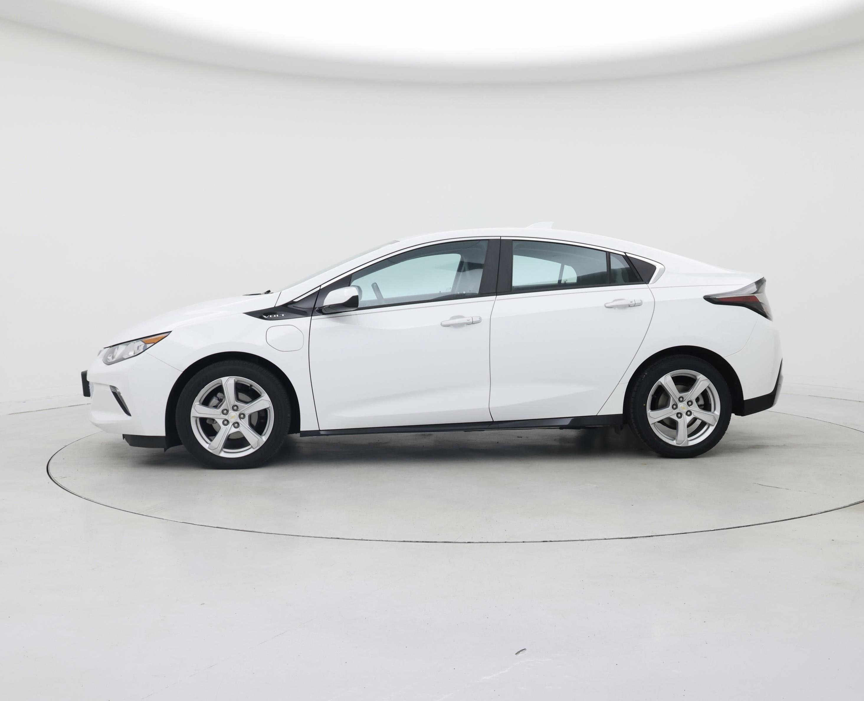 Thumbnail: 2018 Chevrolet Volt - 3