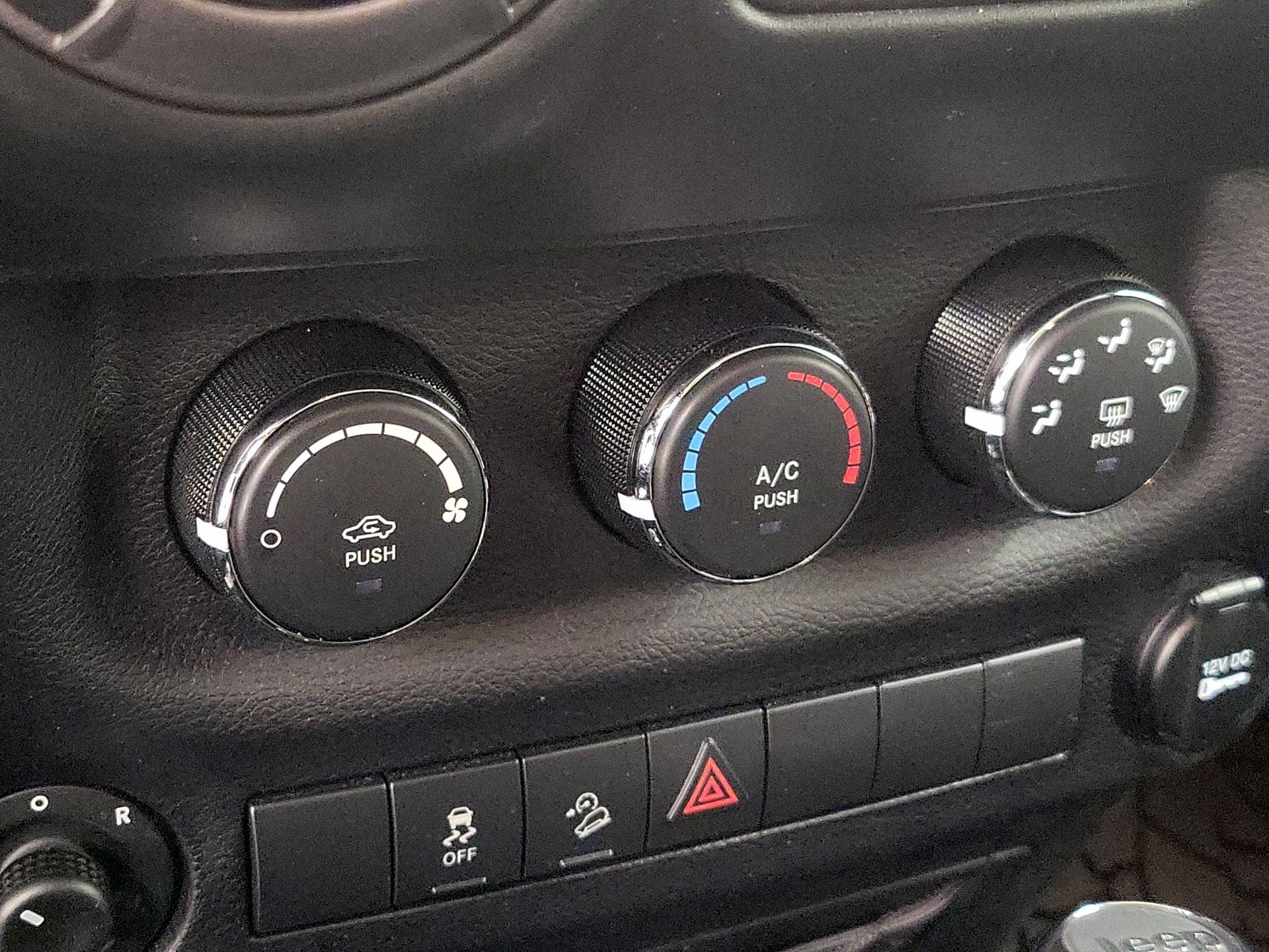 Thumbnail: 2018 Jeep Wrangler - 14