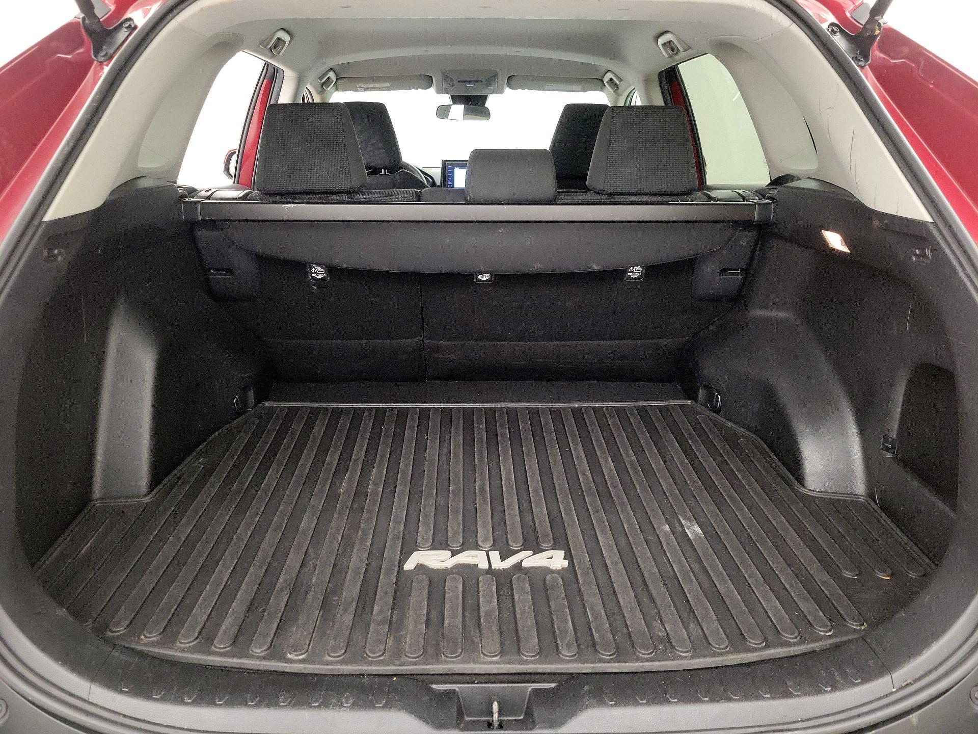 Thumbnail: 2021 Toyota RAV4 - 20